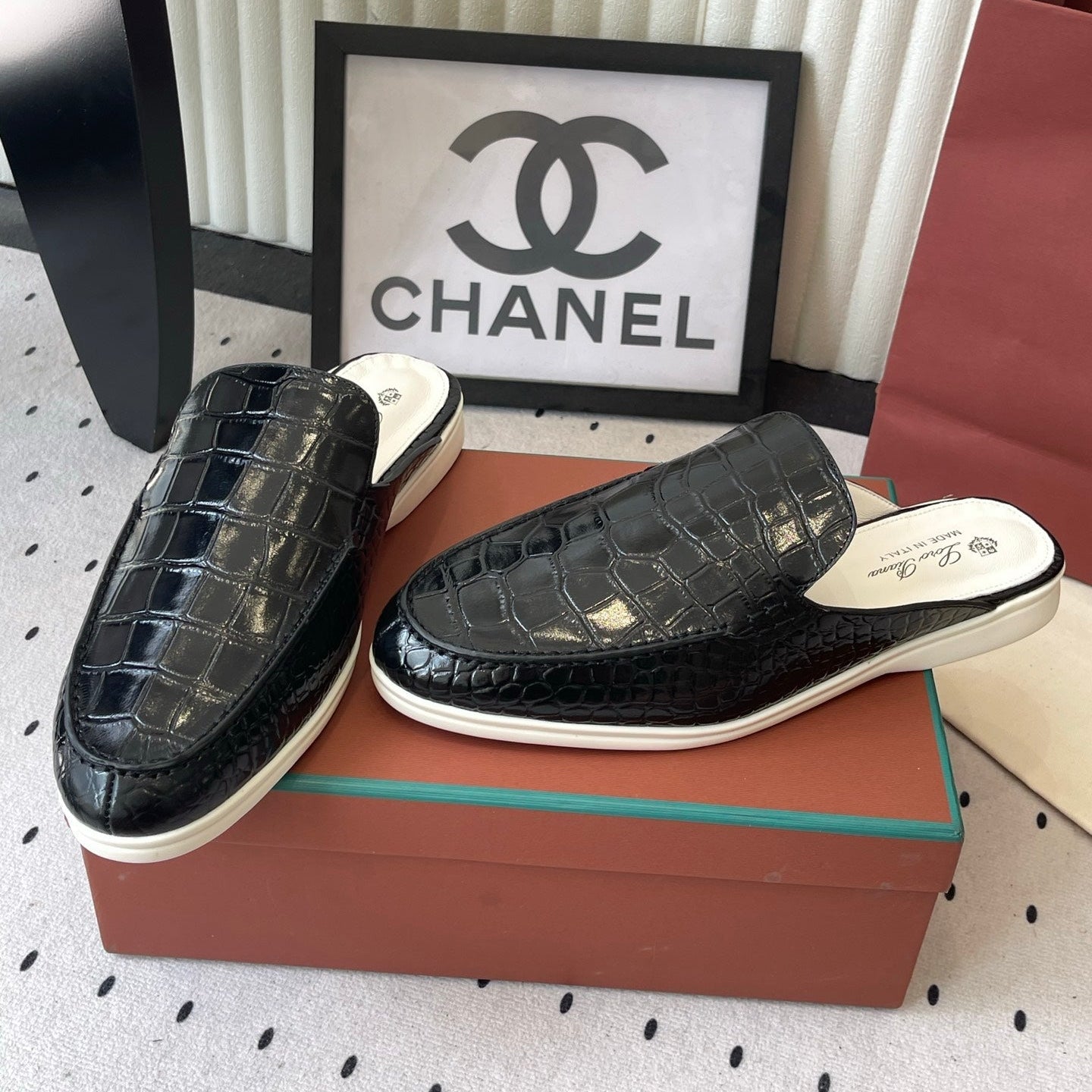 LP 26s Loafers Black Crocodile-Embossed Leather 892434