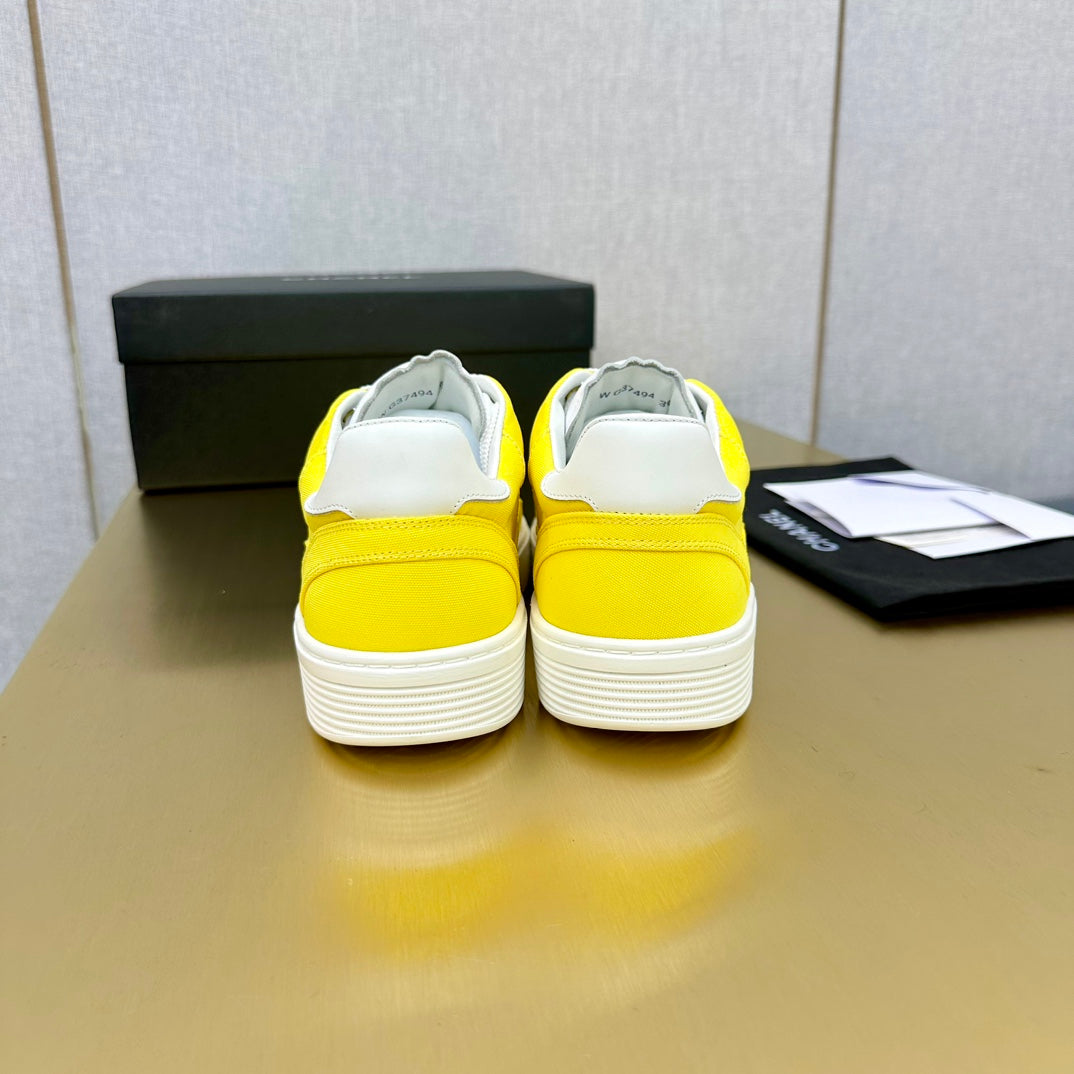 CC 24C Cruise Sneakers Bright Yellow Suede 980926