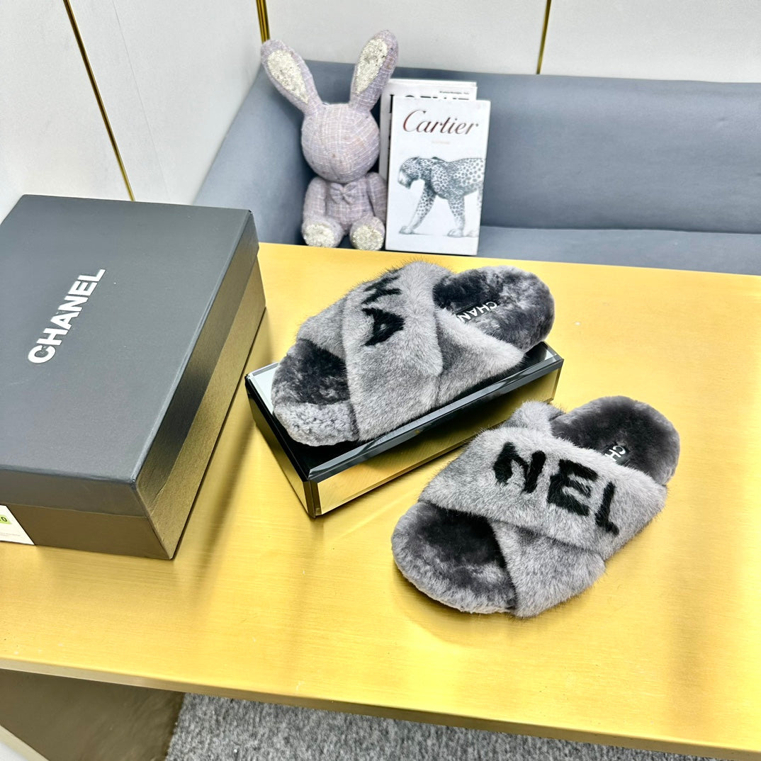 CC 26s Crisscross Sandals Grey Black Shearling 139992
