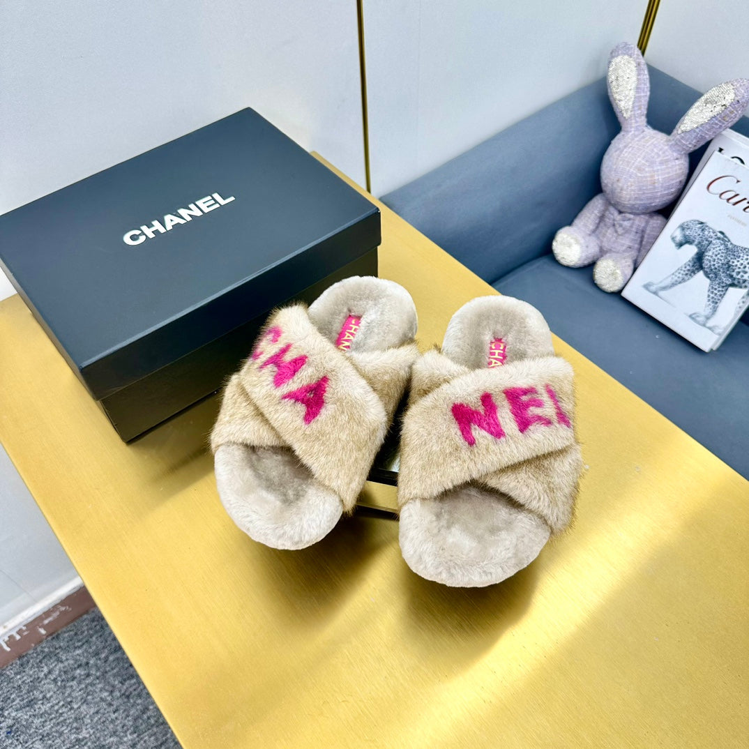 CC 26s Crisscross Sandals Beige Pink Shearling 139993