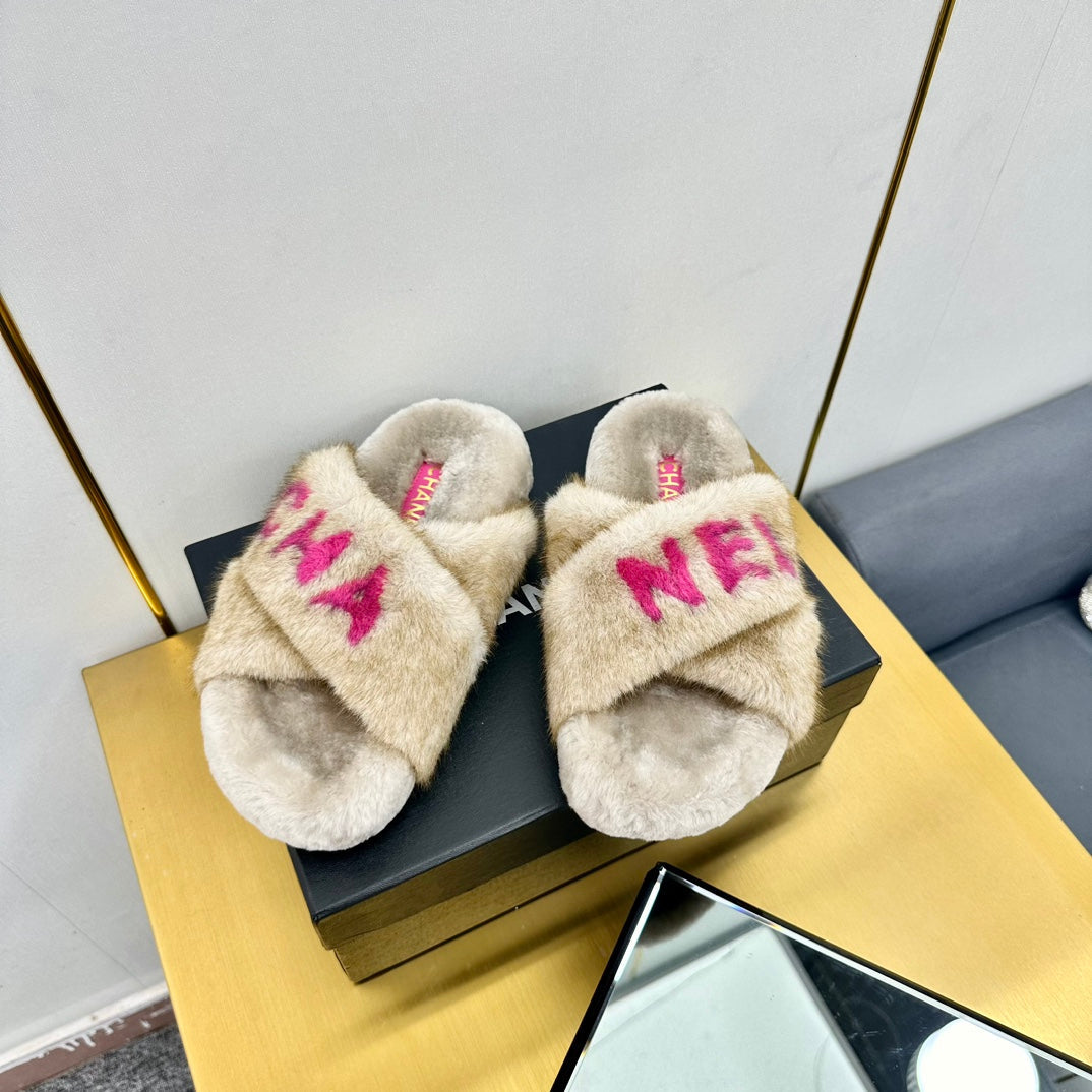 CC 26s Crisscross Sandals Beige Pink Shearling 139993
