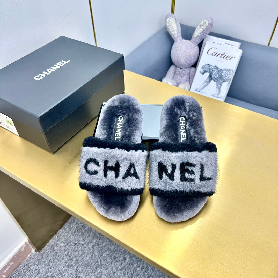CC 26s Sandals Grey Black Shearling 139995