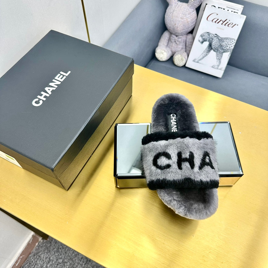CC 26s Sandals Grey Black Shearling 139995