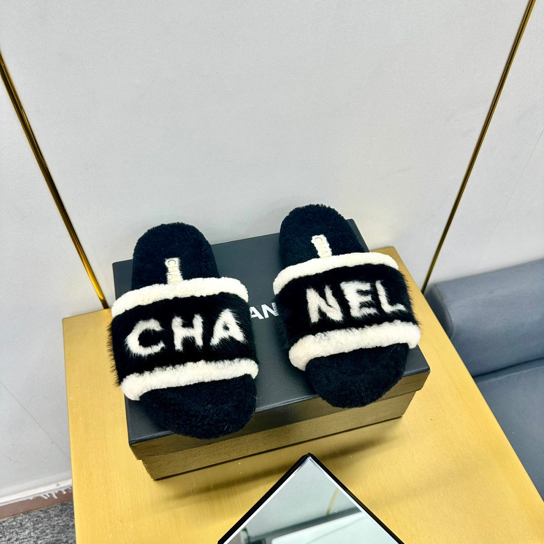 CC 26s Sandals Black White Shearling 139999