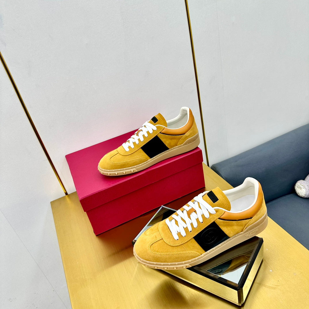 VT 26s Upvillage Sneakers Yellow Black Suede Leather 927027