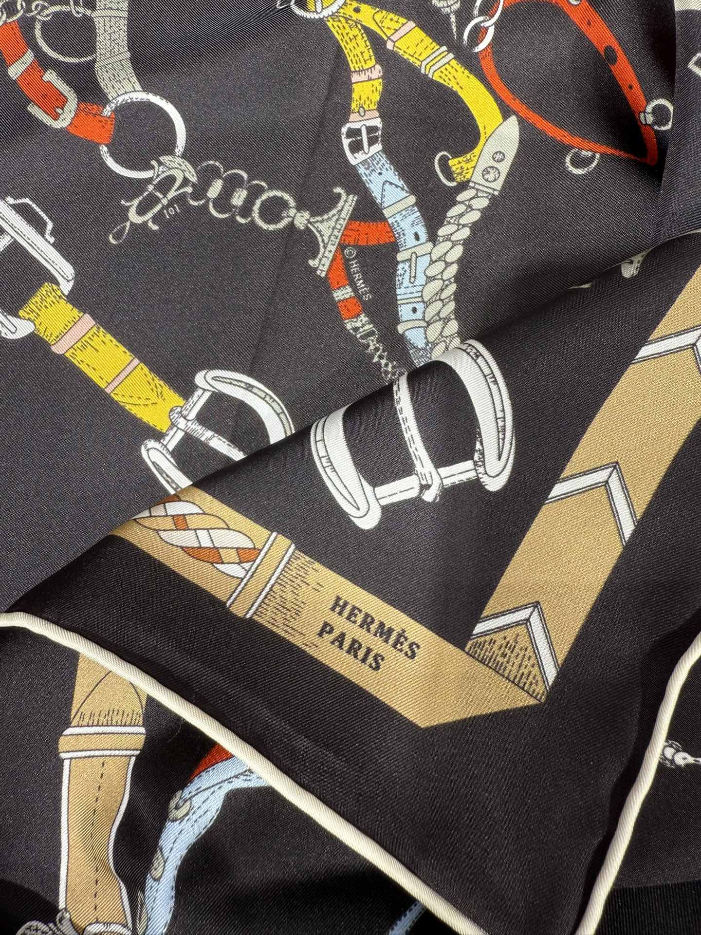 HM Les Chevaux Scarf 90x90 Black Colorful Twill Silk 209505HM Les Chevaux Scarf 90x90 Black Colorful Twill Silk 209505