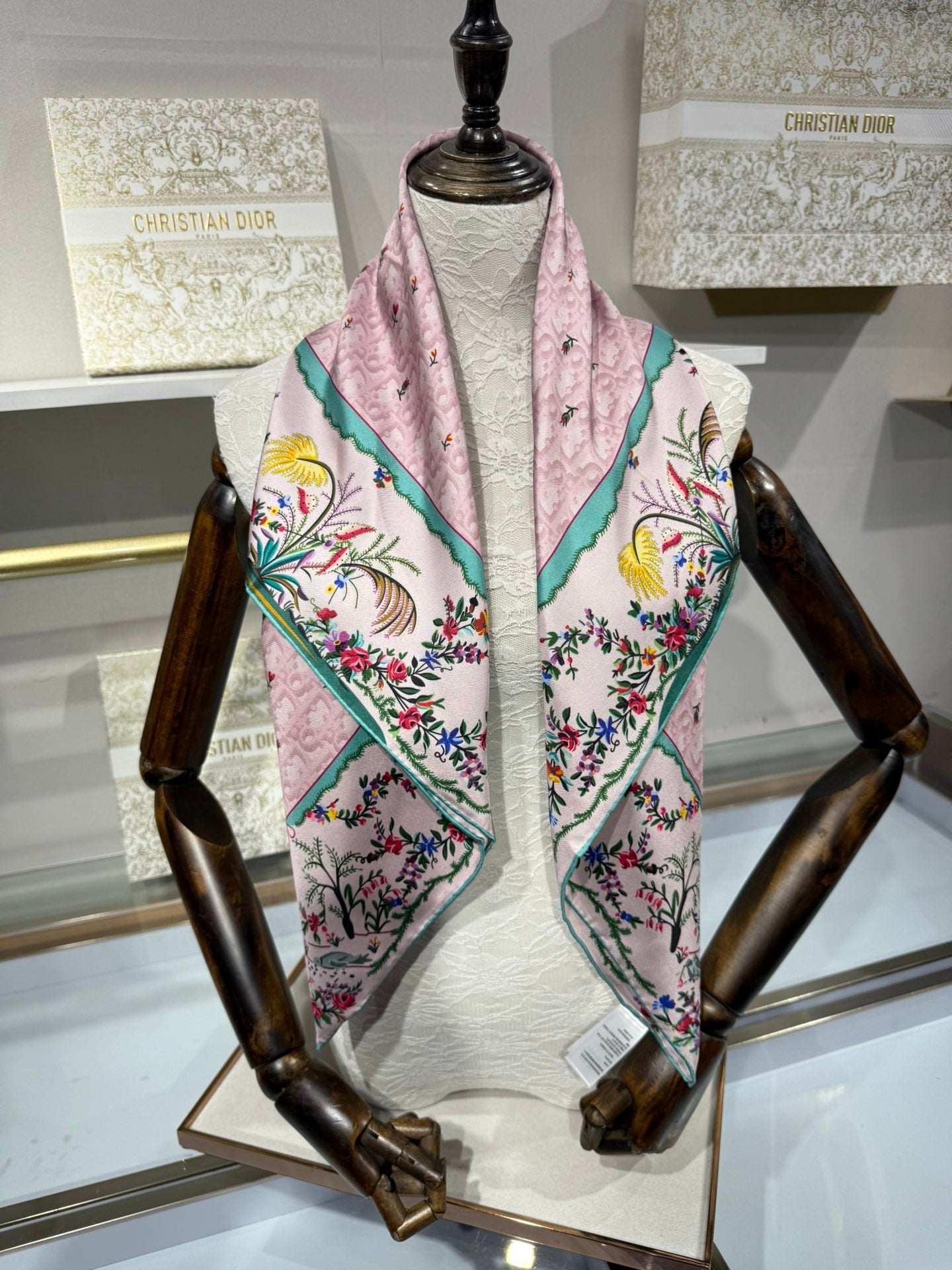CD Dioramour Revolution Flowers 90 Scarf Light Pink Colorful Silk Twill