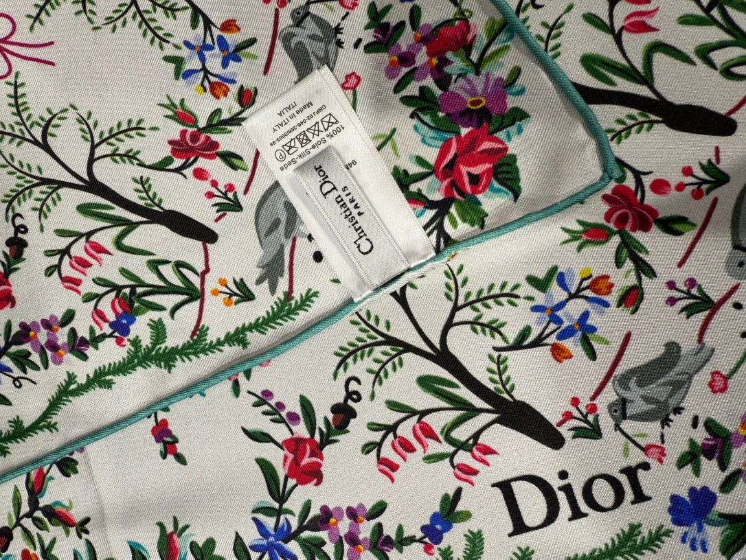 CD Dioramour Revolution Flowers 90 Scarf White Colorful Silk Twill