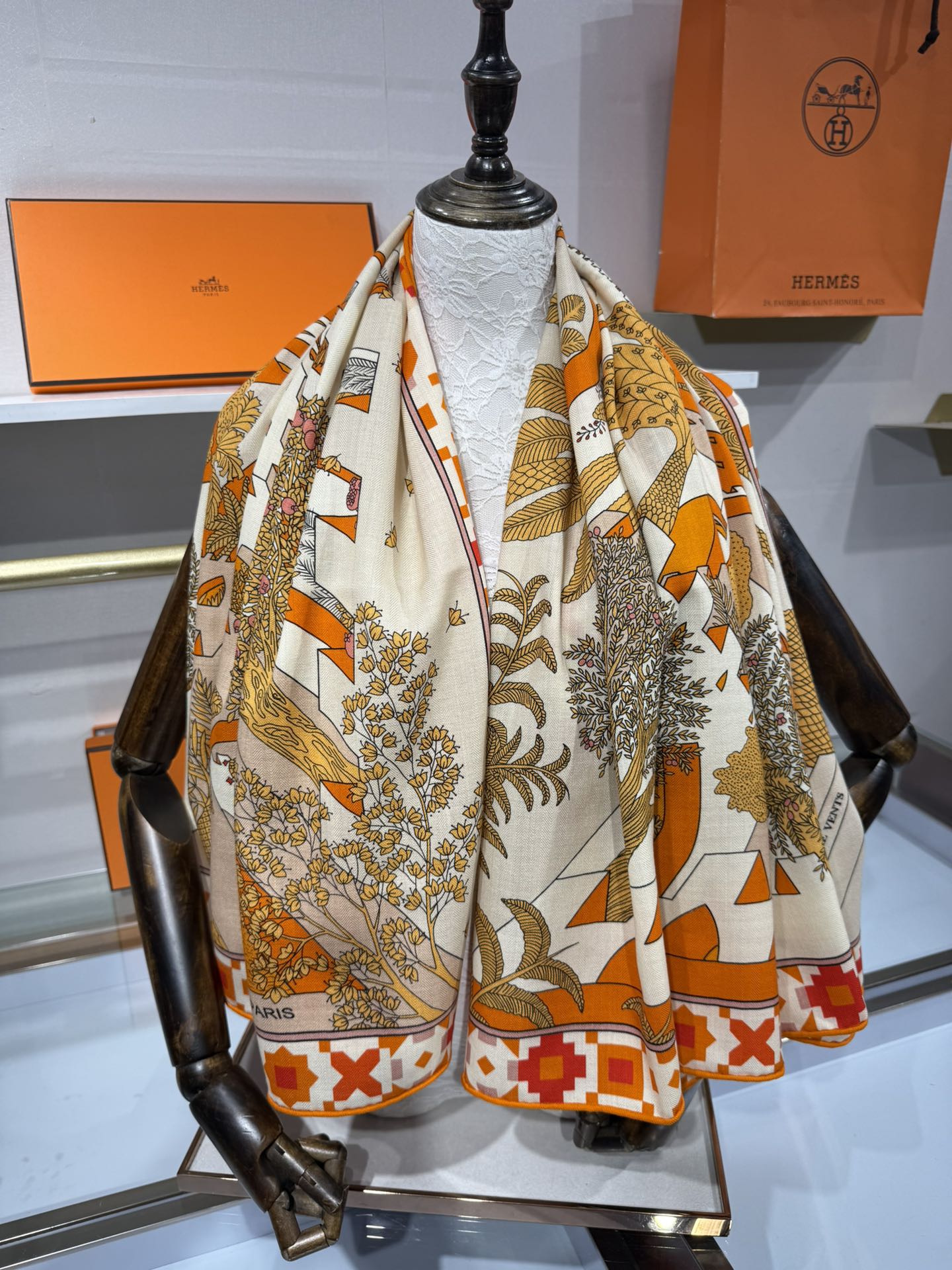 HM Le Palais Des Quatre Vents Shawl 140 Orange Colorful Silk Cashmere