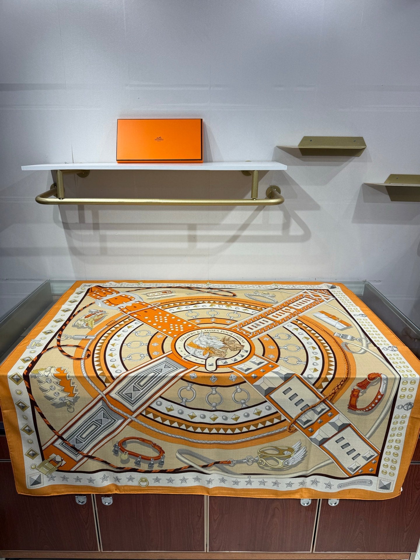 HM 26s 140x140cm Colliers et Laisses pour Chiens Scarf Cashmere Silk 214210
