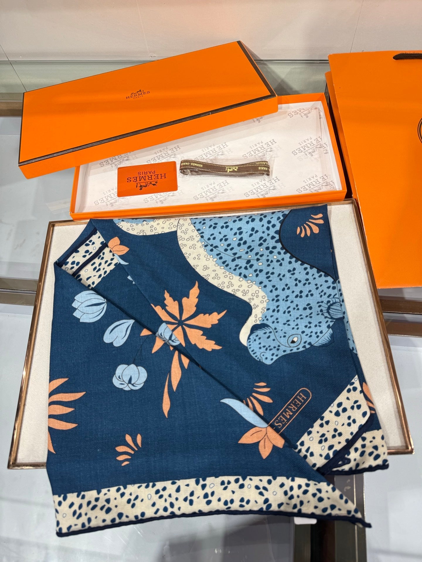 HM 26s Scarf 140 In Cashmere And Silk 216583