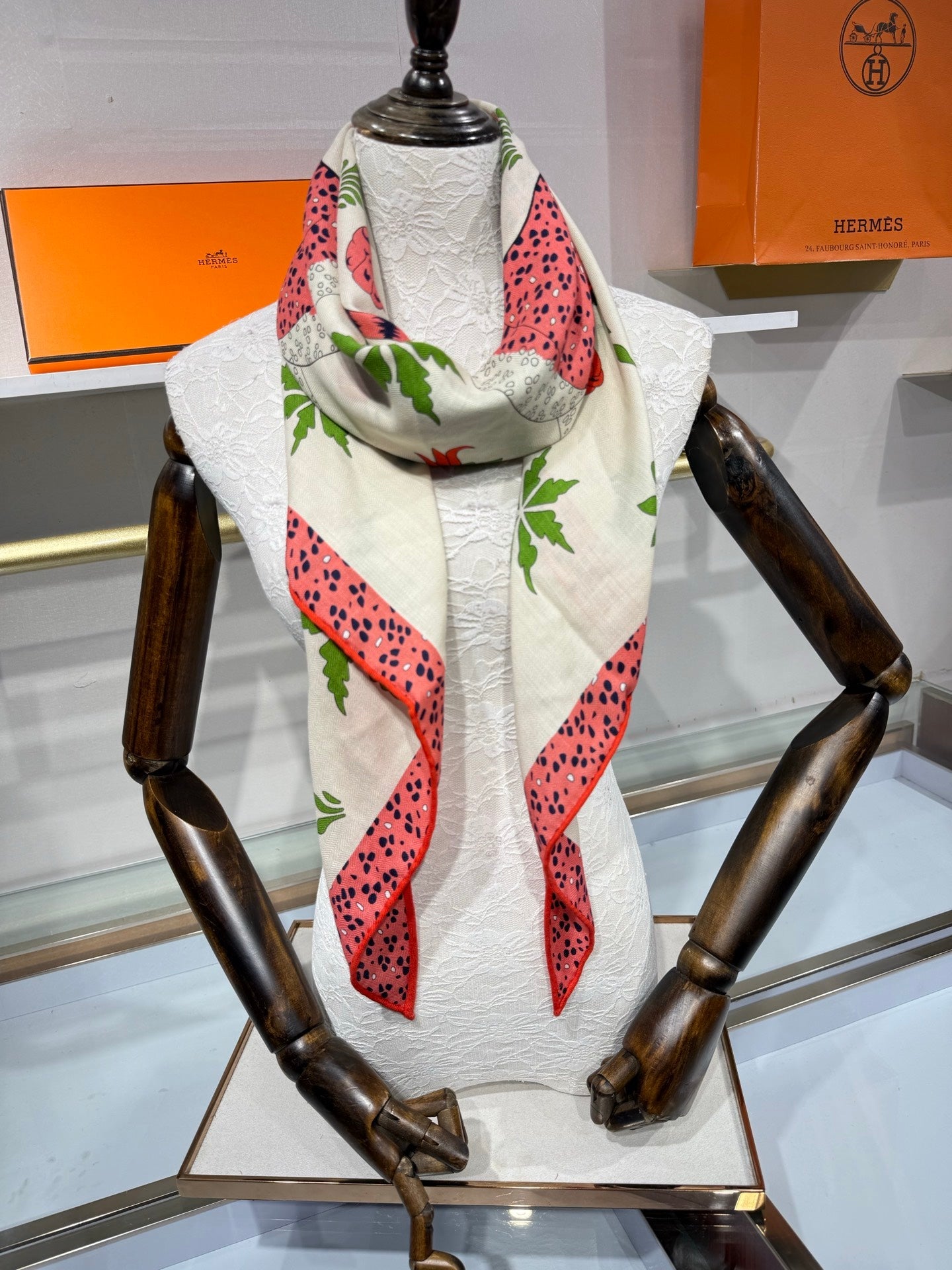 HM 26s Scarf 140 In Cashmere And Silk 216585