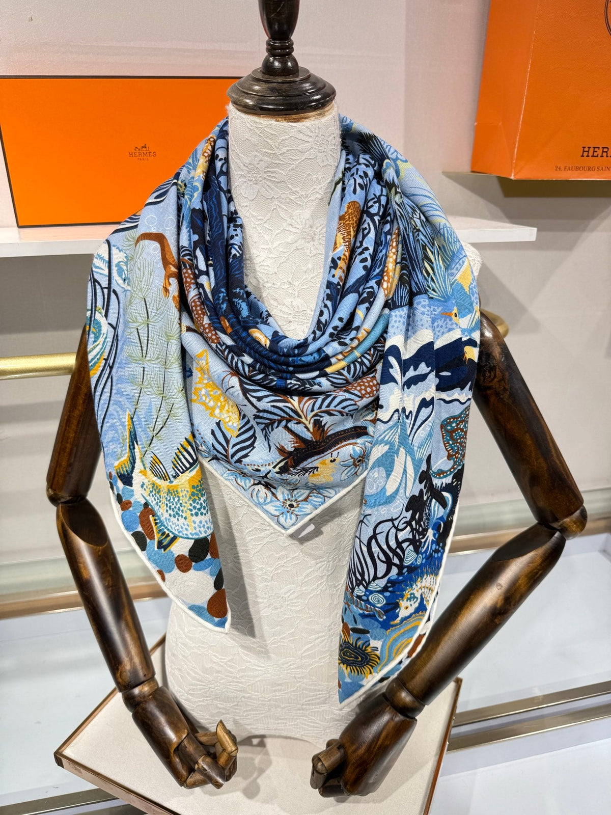 HM 26s Scarf 140 In Cashmere And Silk 217526