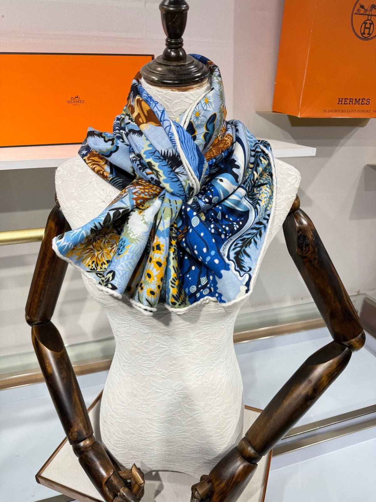 HM 26s Scarf 140 In Cashmere And Silk 217526