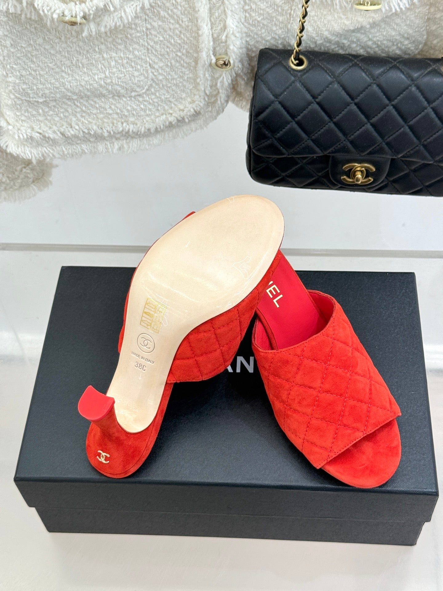 CC 26s High-Heeled Sandals Red Diamond-Patterned Suede 920296