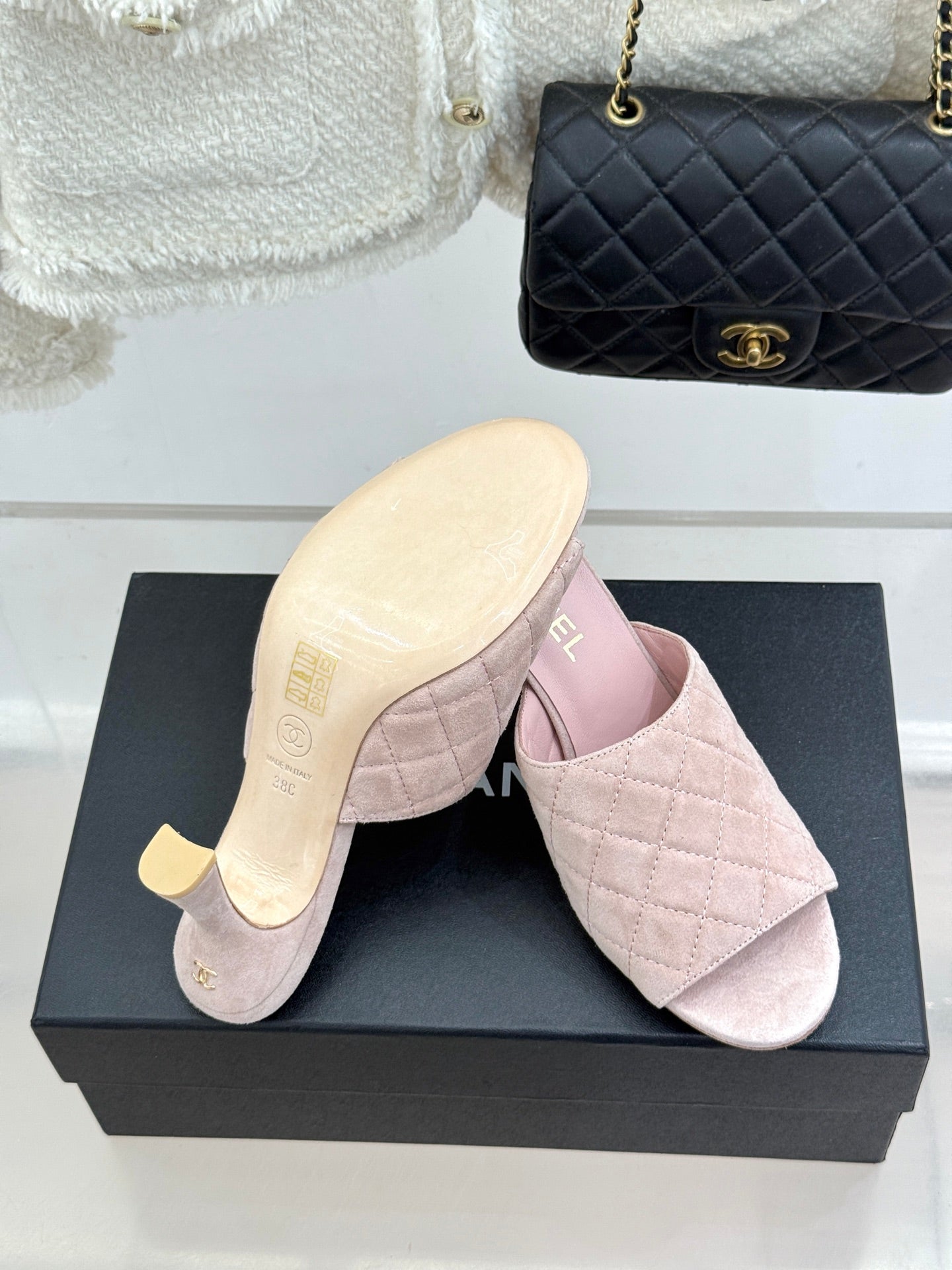 CC 26s High-Heeled Sandals Muted Pink Diamond-Patterned Suede 920297