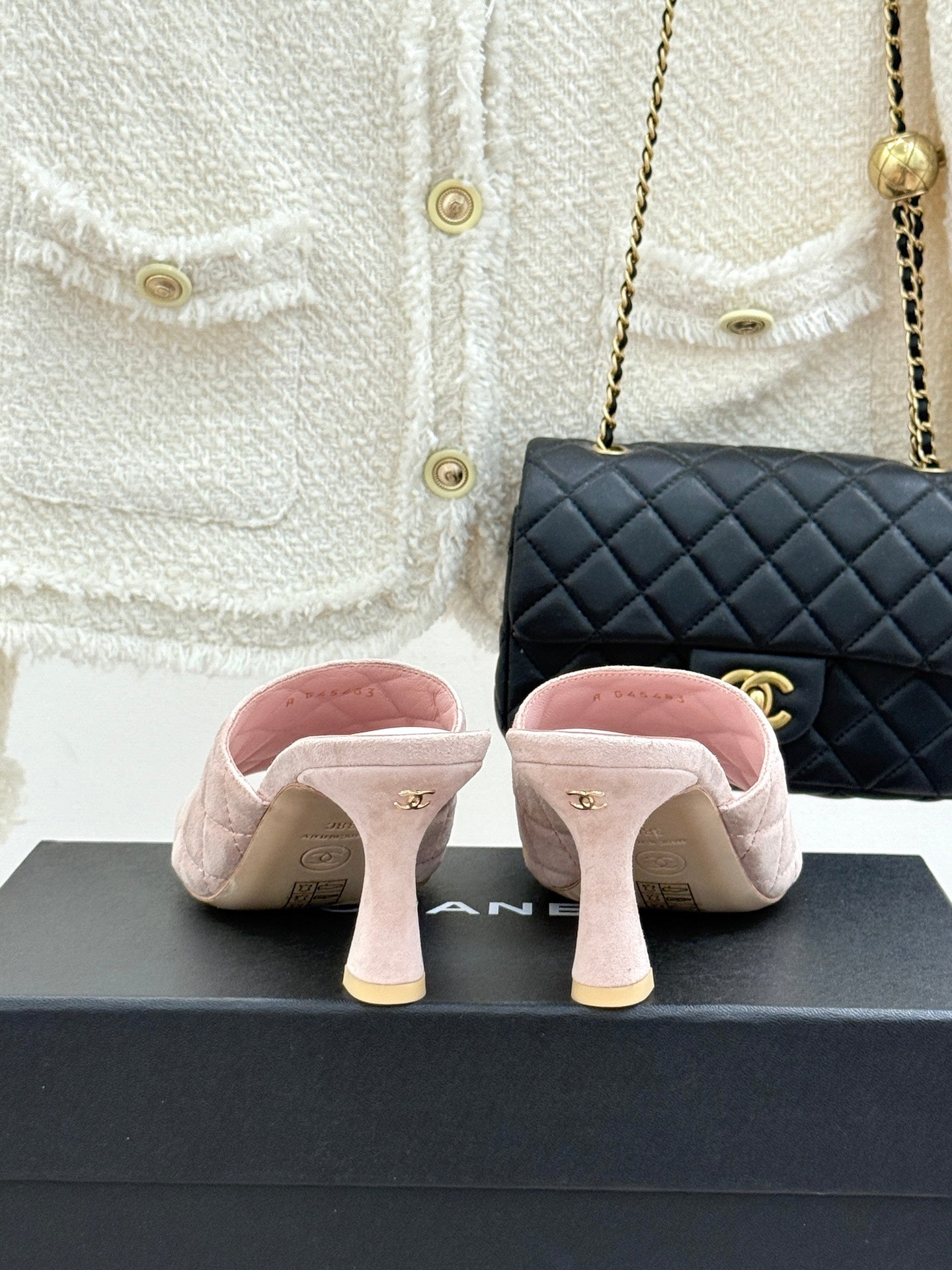 CC 26s High-Heeled Sandals Muted Pink Diamond-Patterned Suede 920297