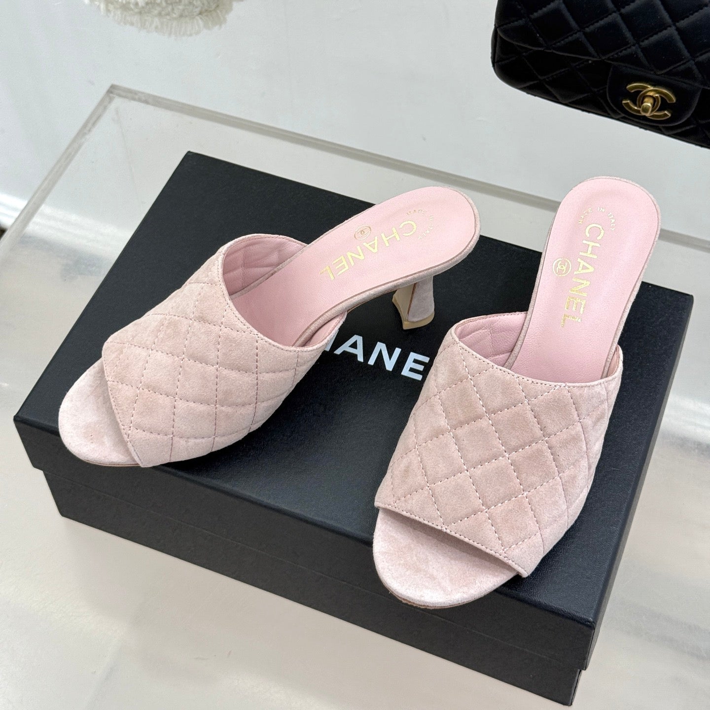 CC 26s High-Heeled Sandals Muted Pink Diamond-Patterned Suede 920297
