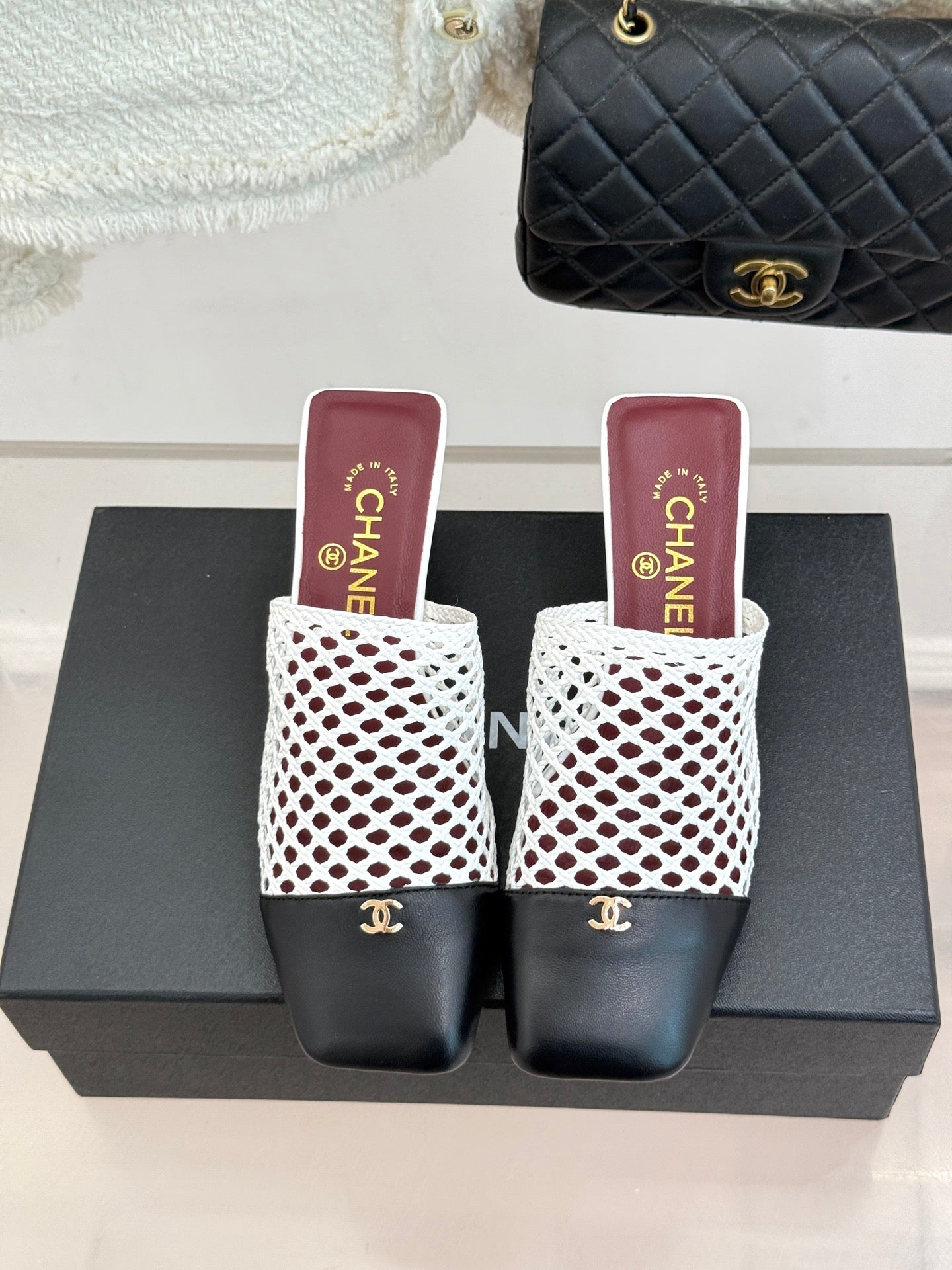 CC 26s Square-Toe Sandals Black White Distinct Woven 887976