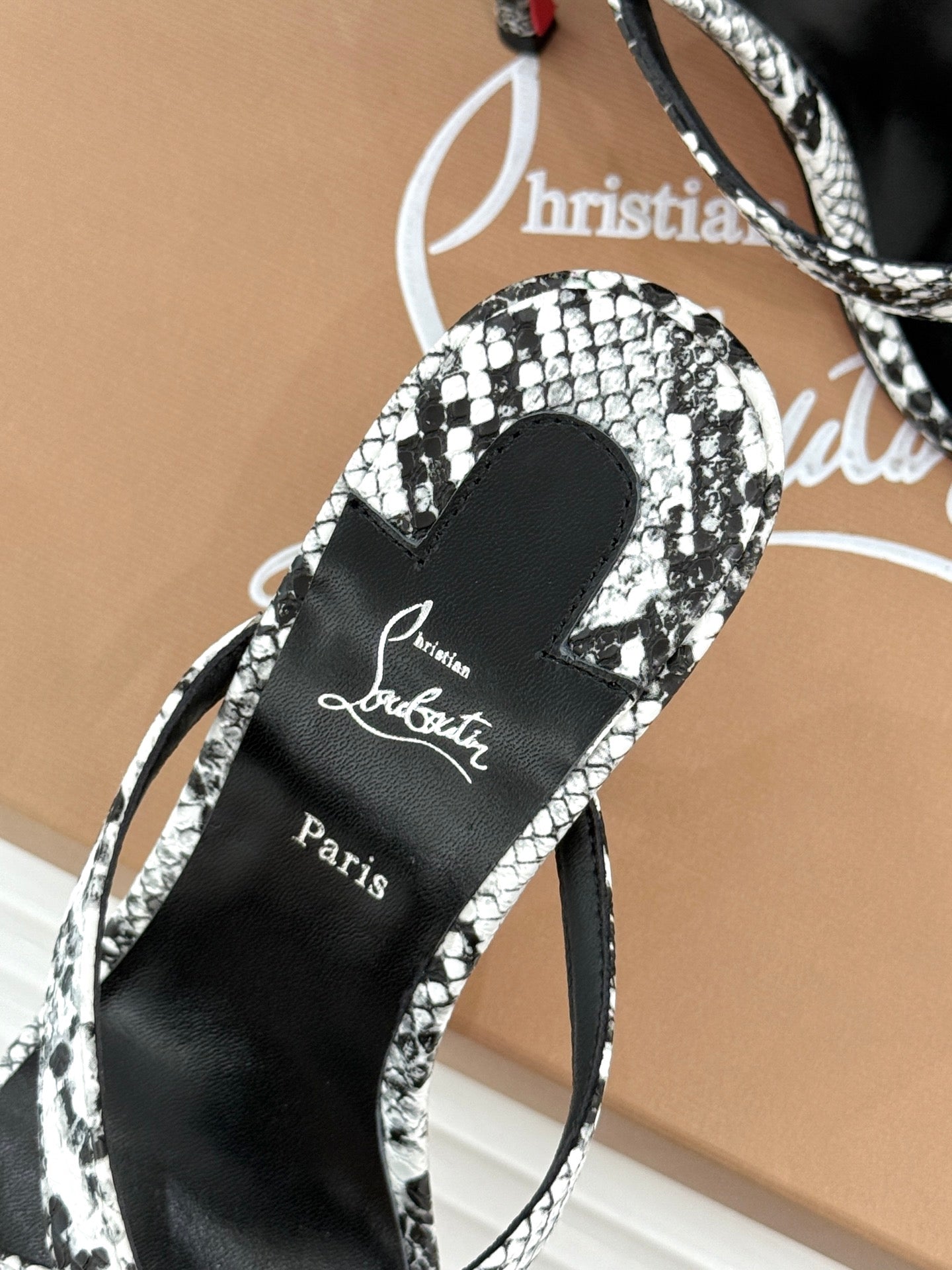 CL 26s Mulazee Cross Mules 8cm White Black Watersnake Leather 991539