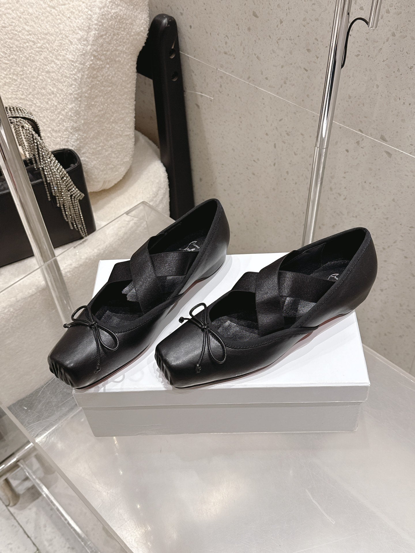 CL Ballet Butterfly Ballet Flats Black Leather 610807