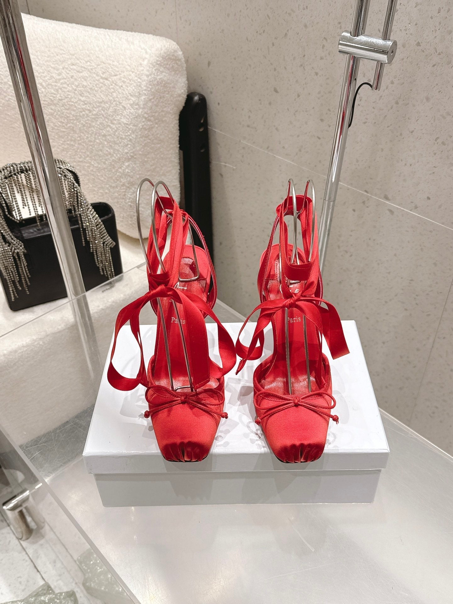 CL Cassia Lace Up Pumps 10.5 Red Satin 610816