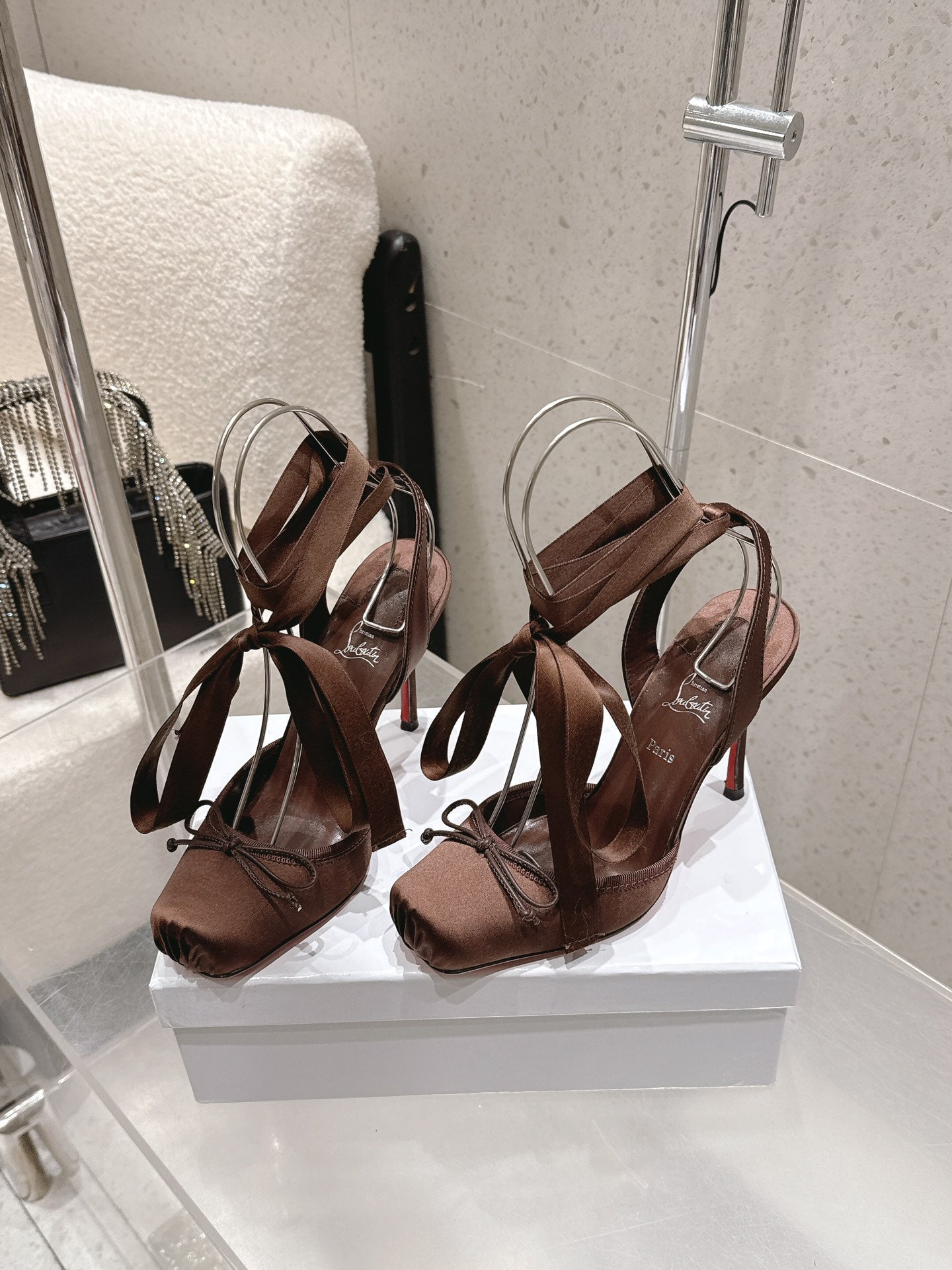 CL Cassia Lace Up Pumps 10.5 Brown Satin 610817