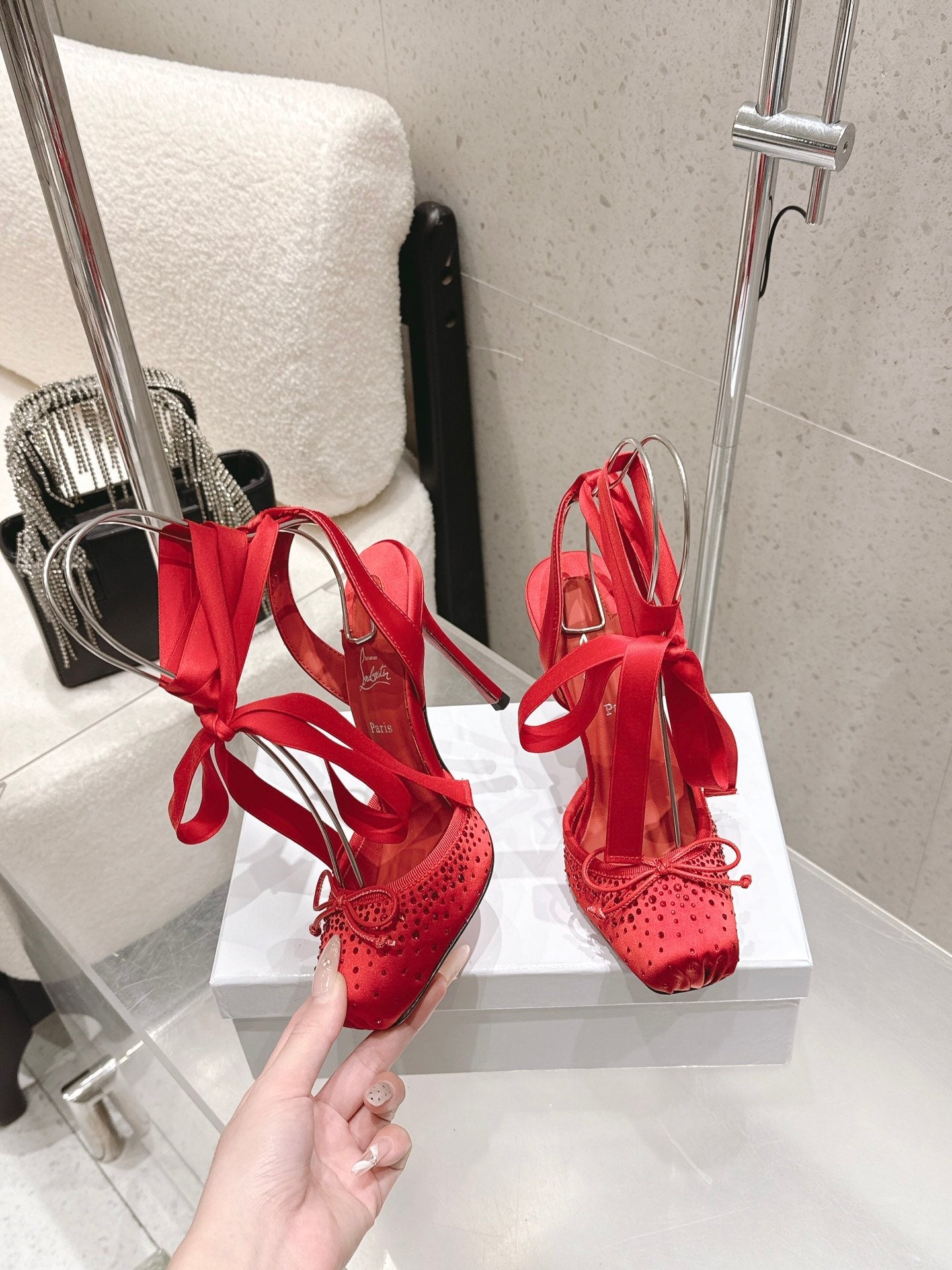 CL Cassia Lace Up Pumps Diamond-Embellished 10.5 Red Satin 610823