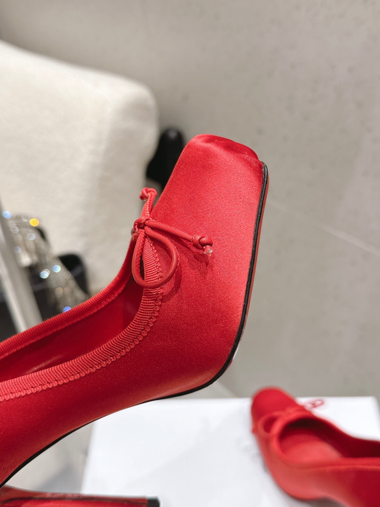 CL Cassia Nodo Pumps 10.5 Red Satin 610825