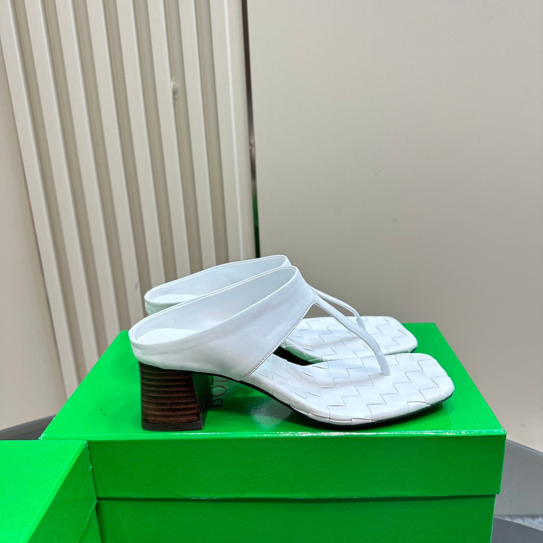 BV 26s Marella Thong 5.5cm White Intrecciato Leather