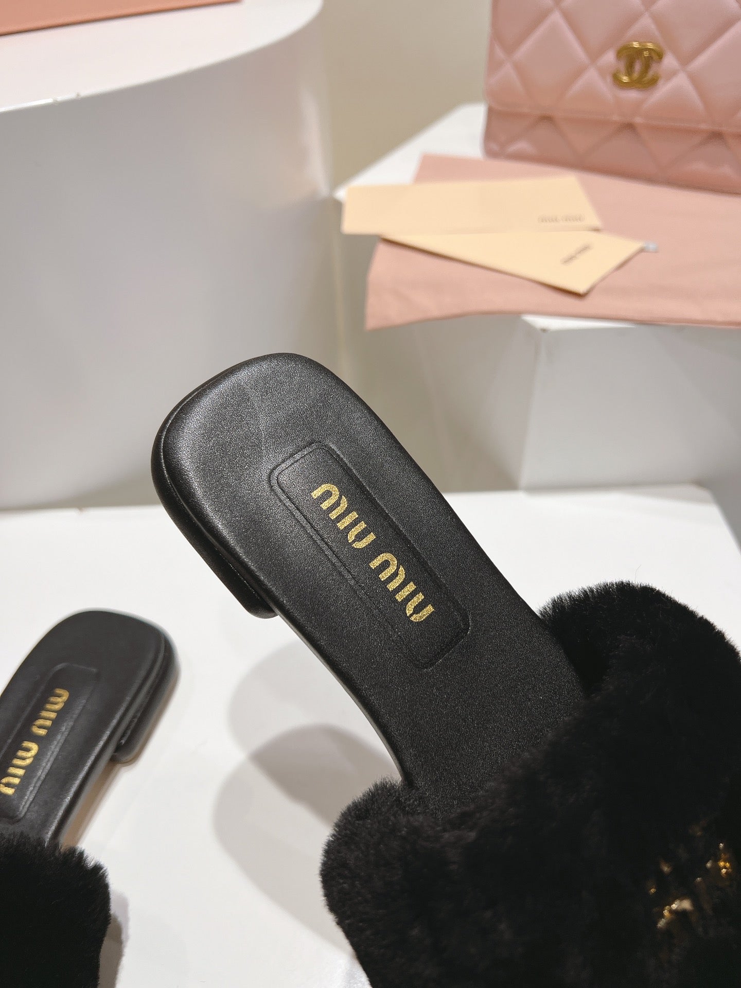 Miu Slides Black Leather Fur 739558