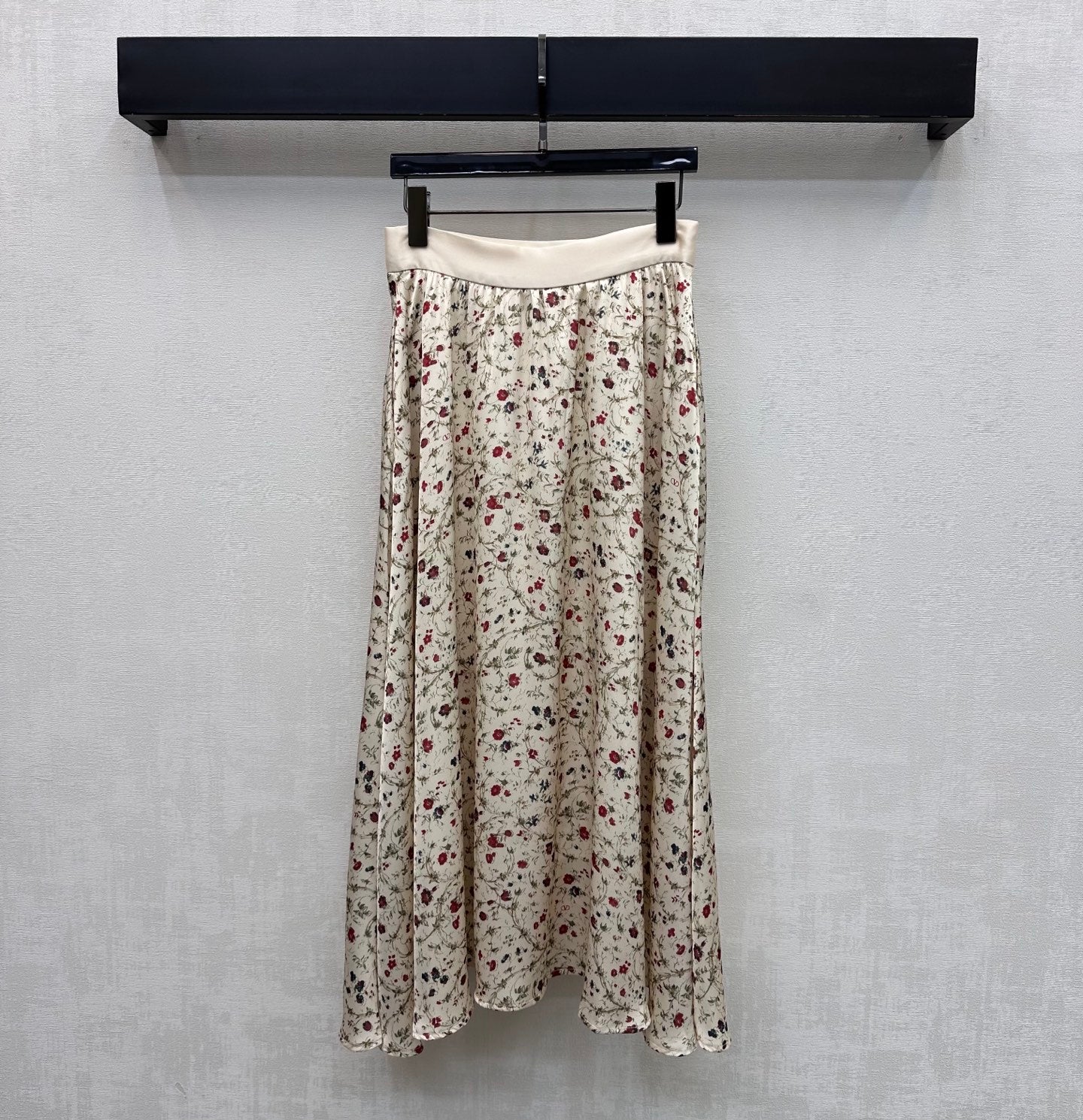 Valentino 26s Floral Midi Skirt Ivory Silk 363989