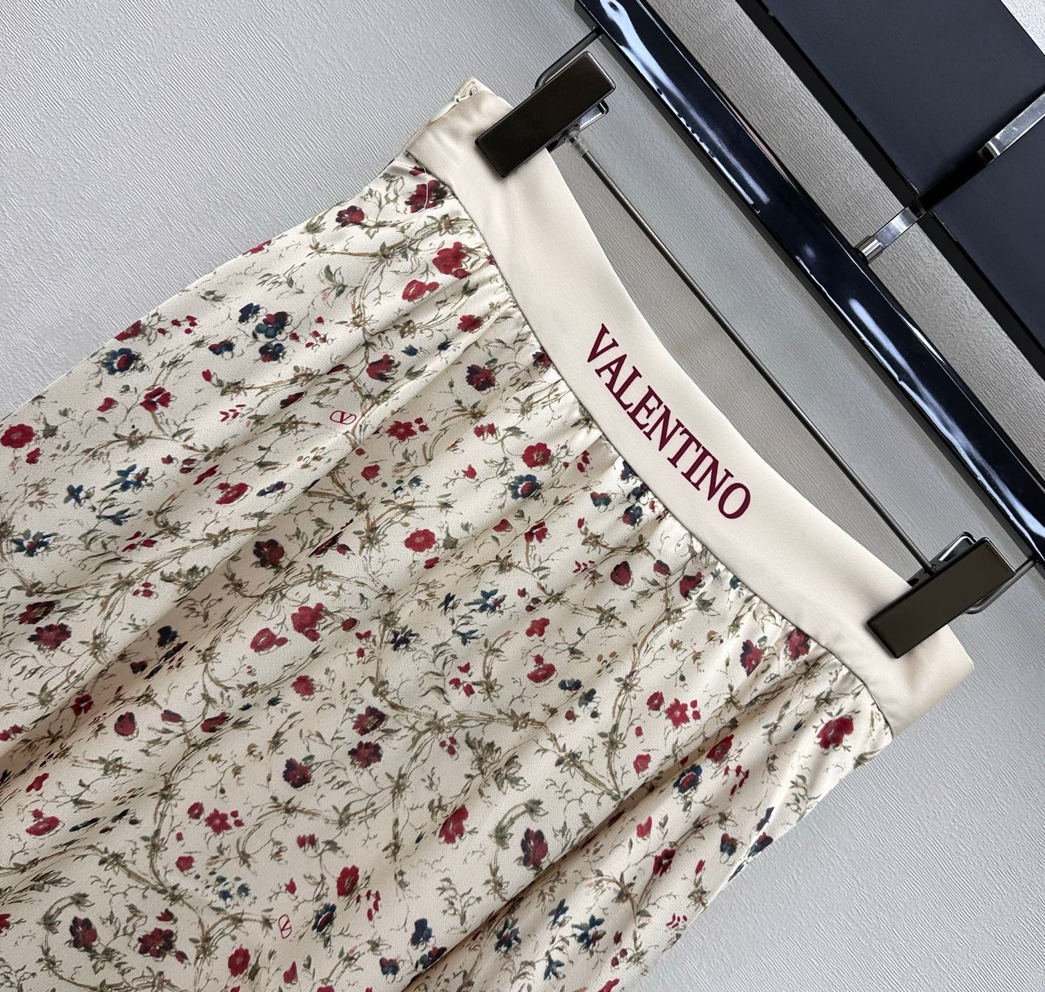 Valentino 26s Floral Midi Skirt Ivory Silk 363989