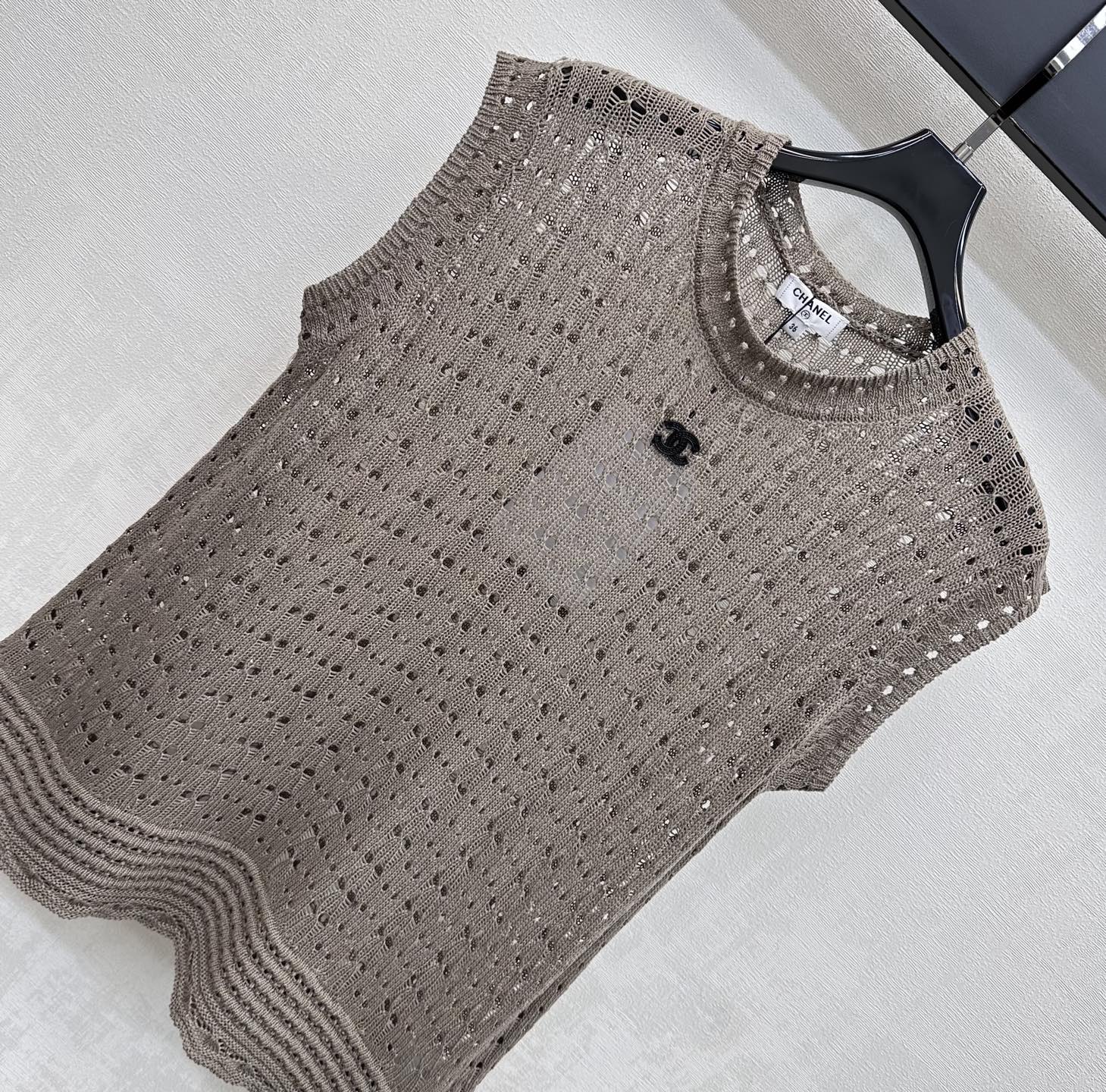 CC 26s Logo Knitted Vest Taupe Cotton 378318