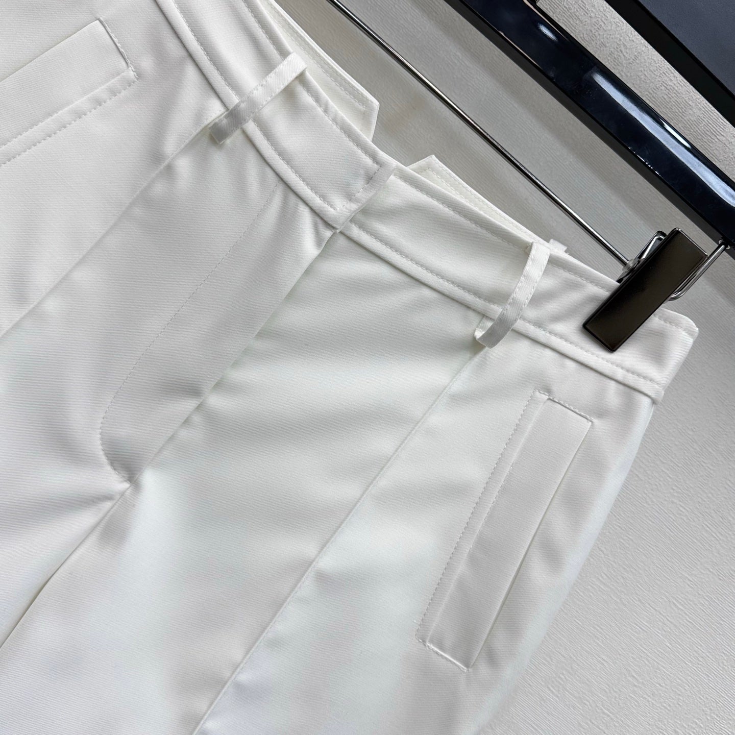 HM 26s Cropped Short White Cotton 378807