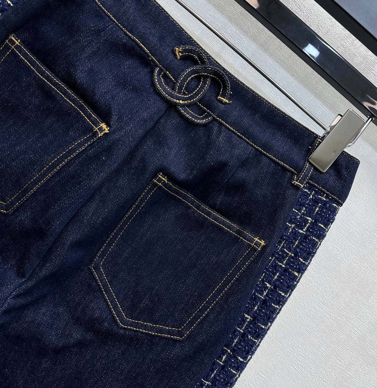 CC 26s Tweed Trim Wide Leg Jeans CC Logo Pockets Navy Blue Denim Cotton 427692