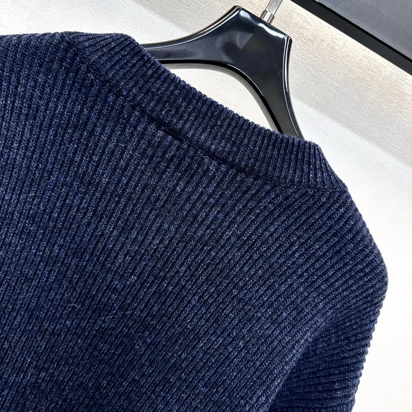 CD 26s Embroidered Knitted Long-Sleeve Top Navy Blue Wool Cashmere 421318