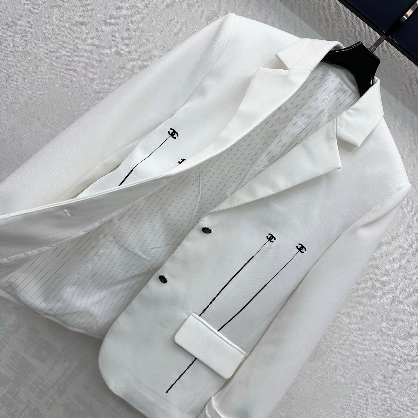 CC 26s Embroidered And Beaded Suit Jacket White Polyester 422605