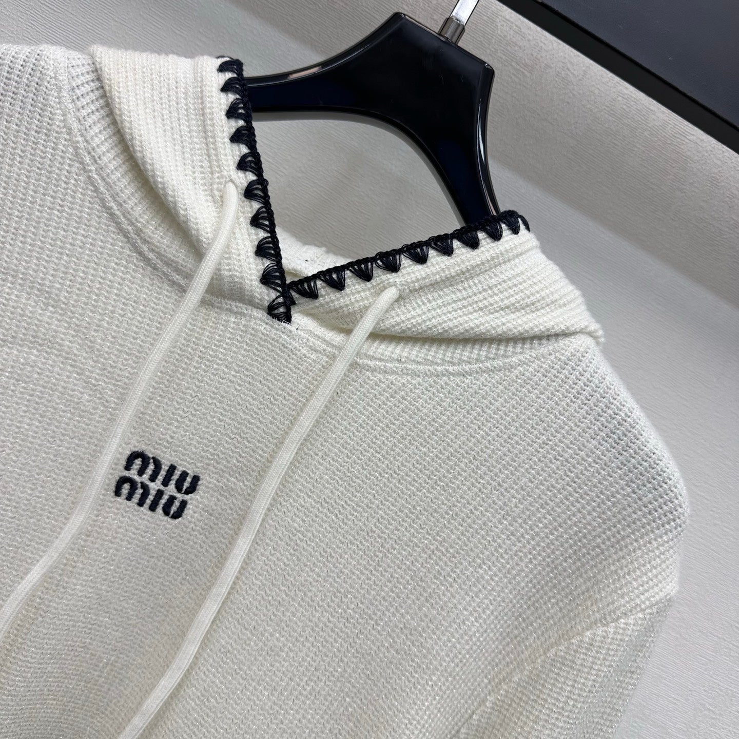 Miu 26s Waffle Hooded Sweatshirt White Wool 422646