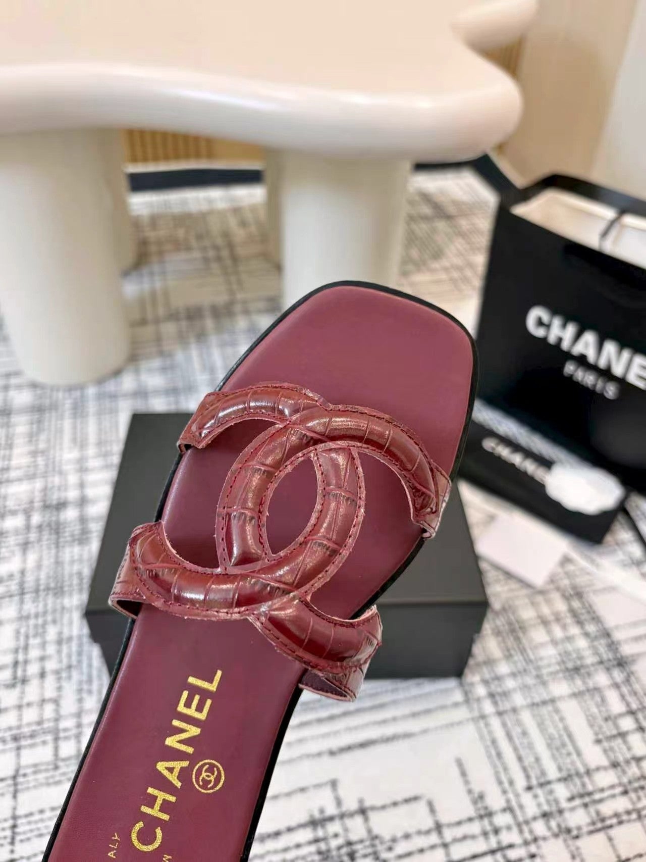 CC 26s Open-toe Sandal Burgundy Glossy Sheepskin 681938