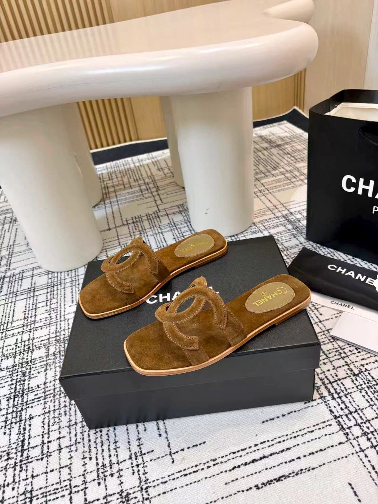 CC 26s Open-toe Sandal Coffee Suede 681946