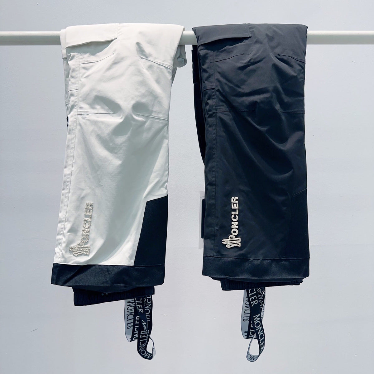Moncler 26s Pants Cargo Ski Pants Porcelain Nylon 428641