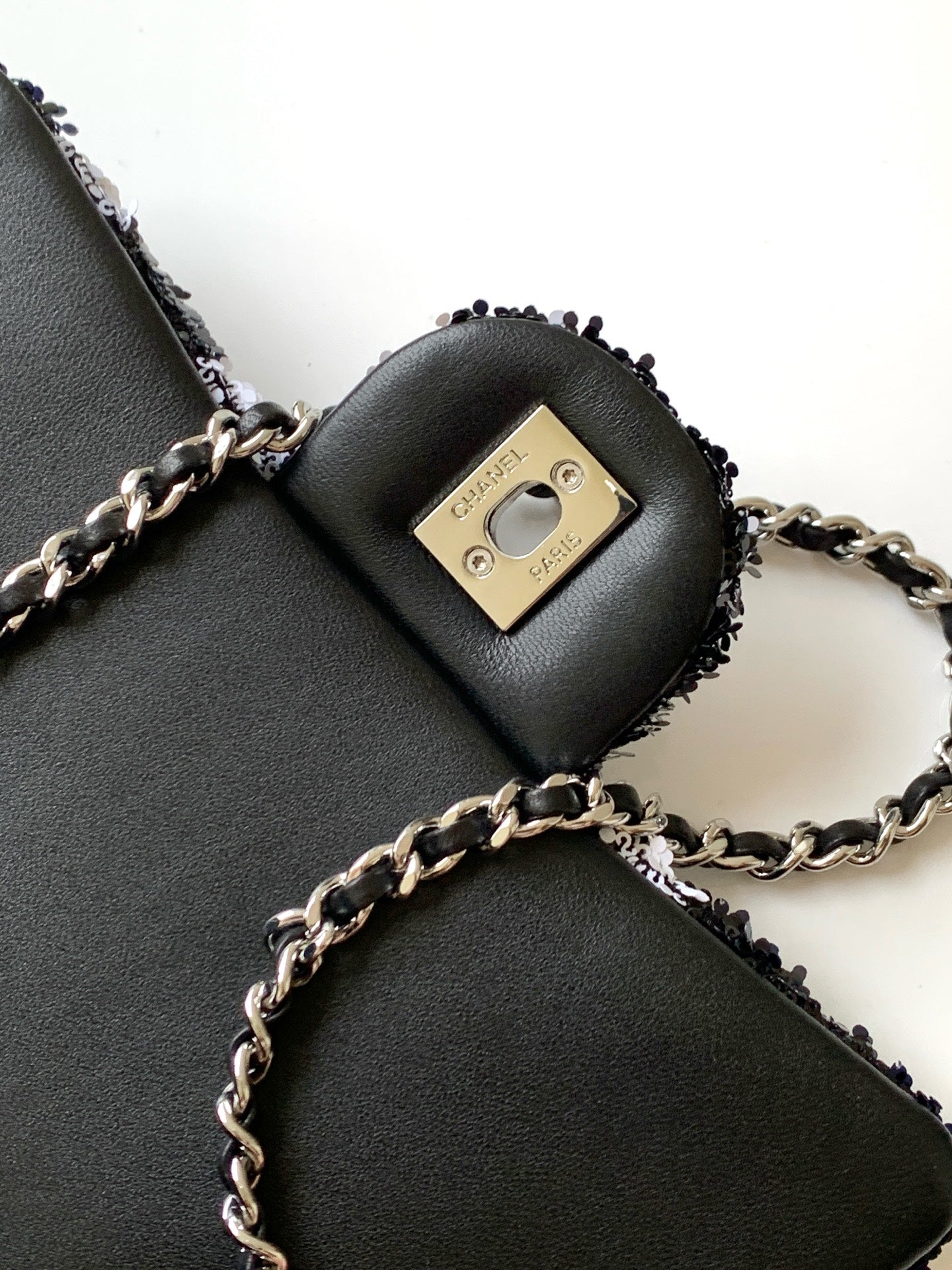 CC 2025 Flap Bag Black White Sequin 298200