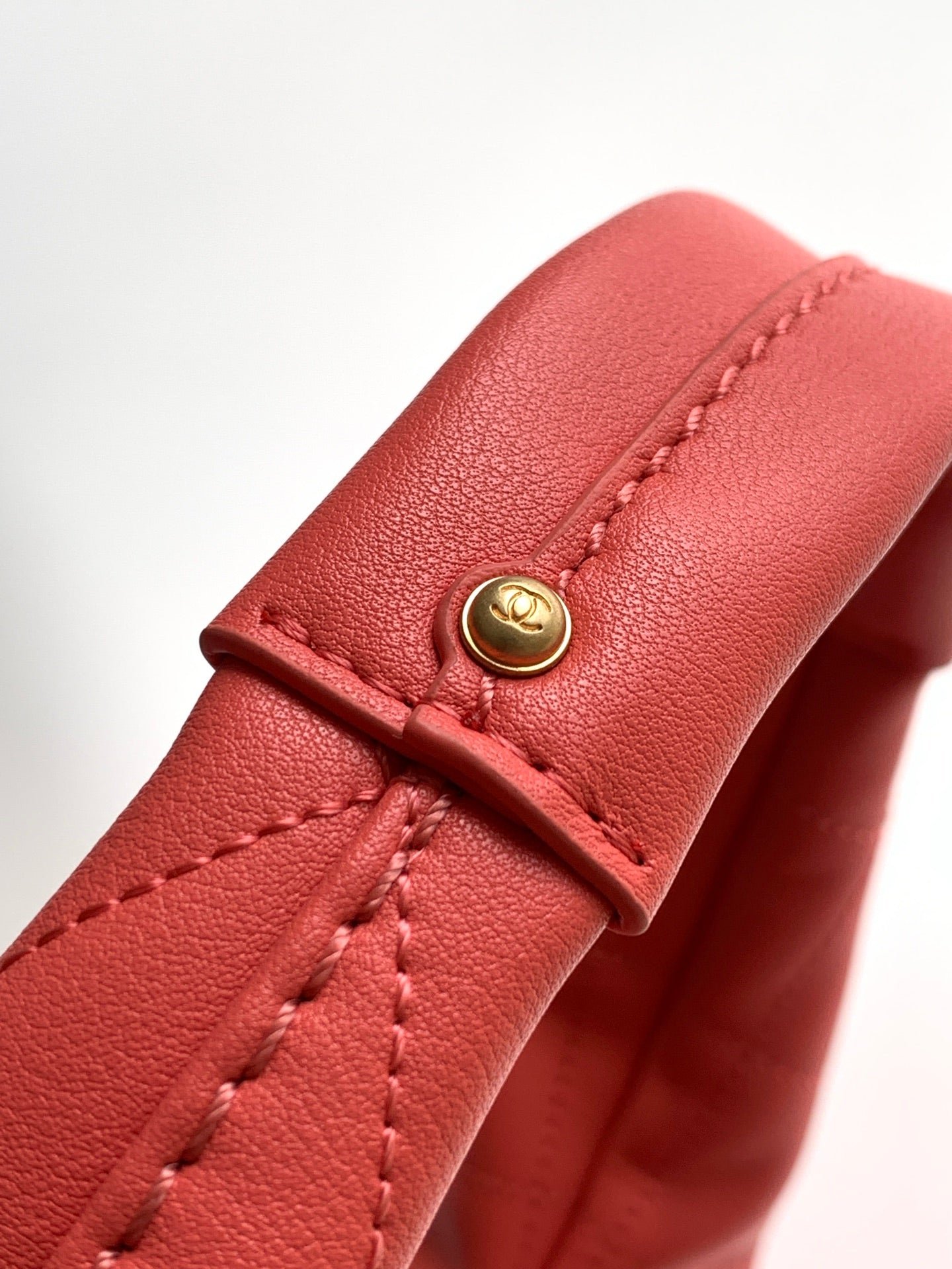CC 2025 Hobo Bag 45cm Red Calfskin