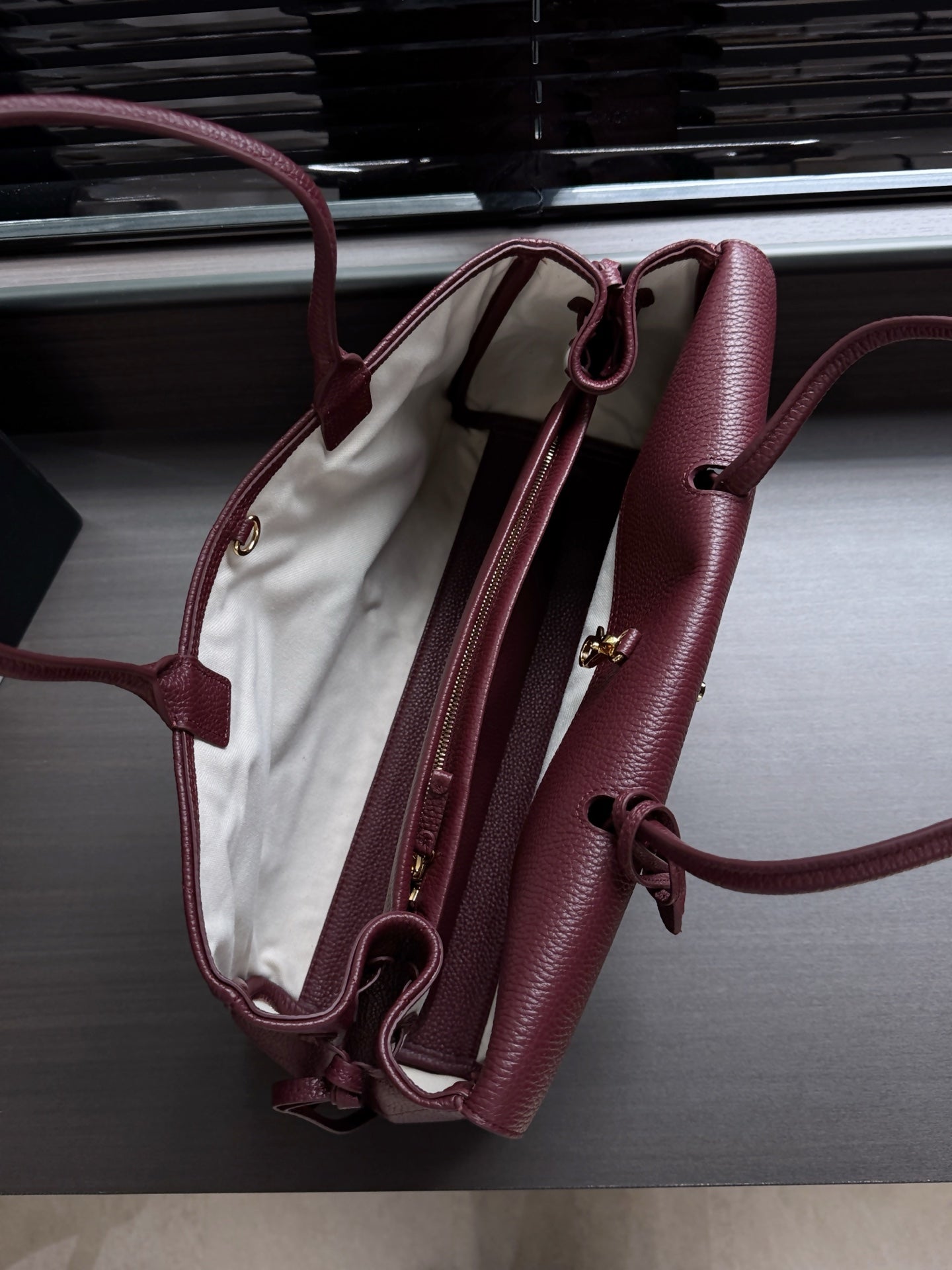 CC 26s Small Shopping Bag Burgundy Calfskin 143385