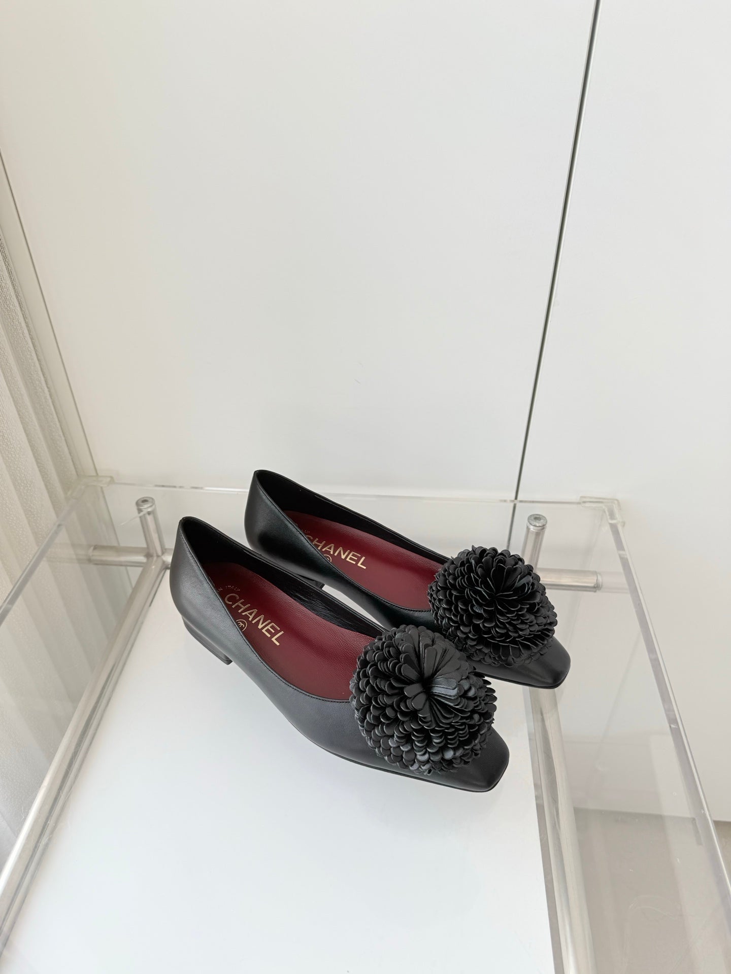 CC 26s Ballet Flat 1.5cm Camellia Flower Black Sheepskin 597413