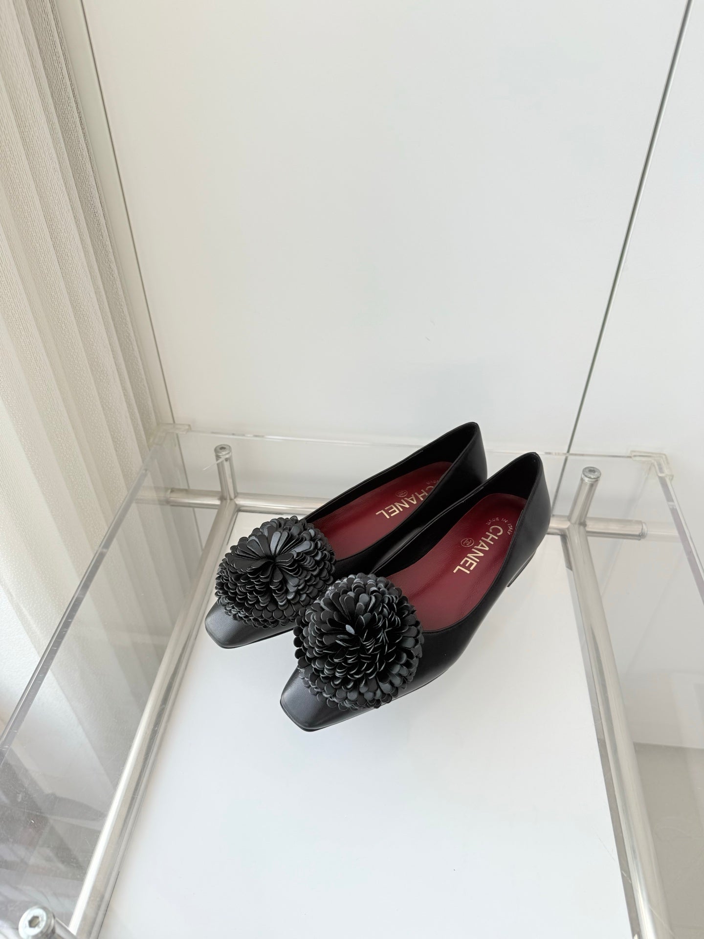 CC 26s Ballet Flat 1.5cm Camellia Flower Black Sheepskin 597413