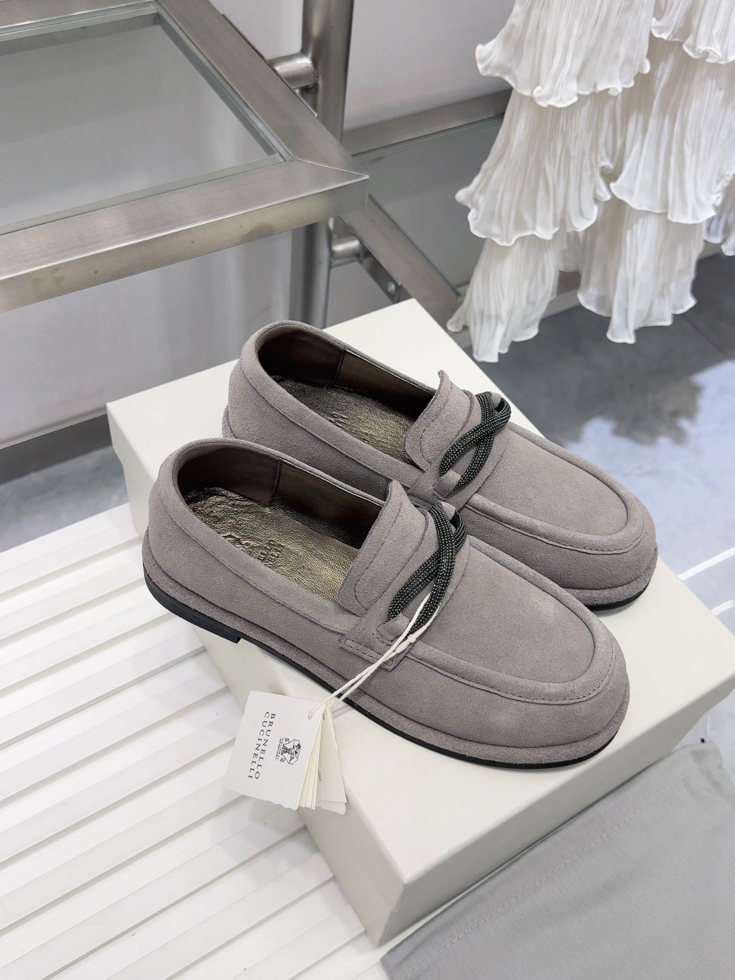 Brunello Women's Striped Shoes Grey Suede 578030