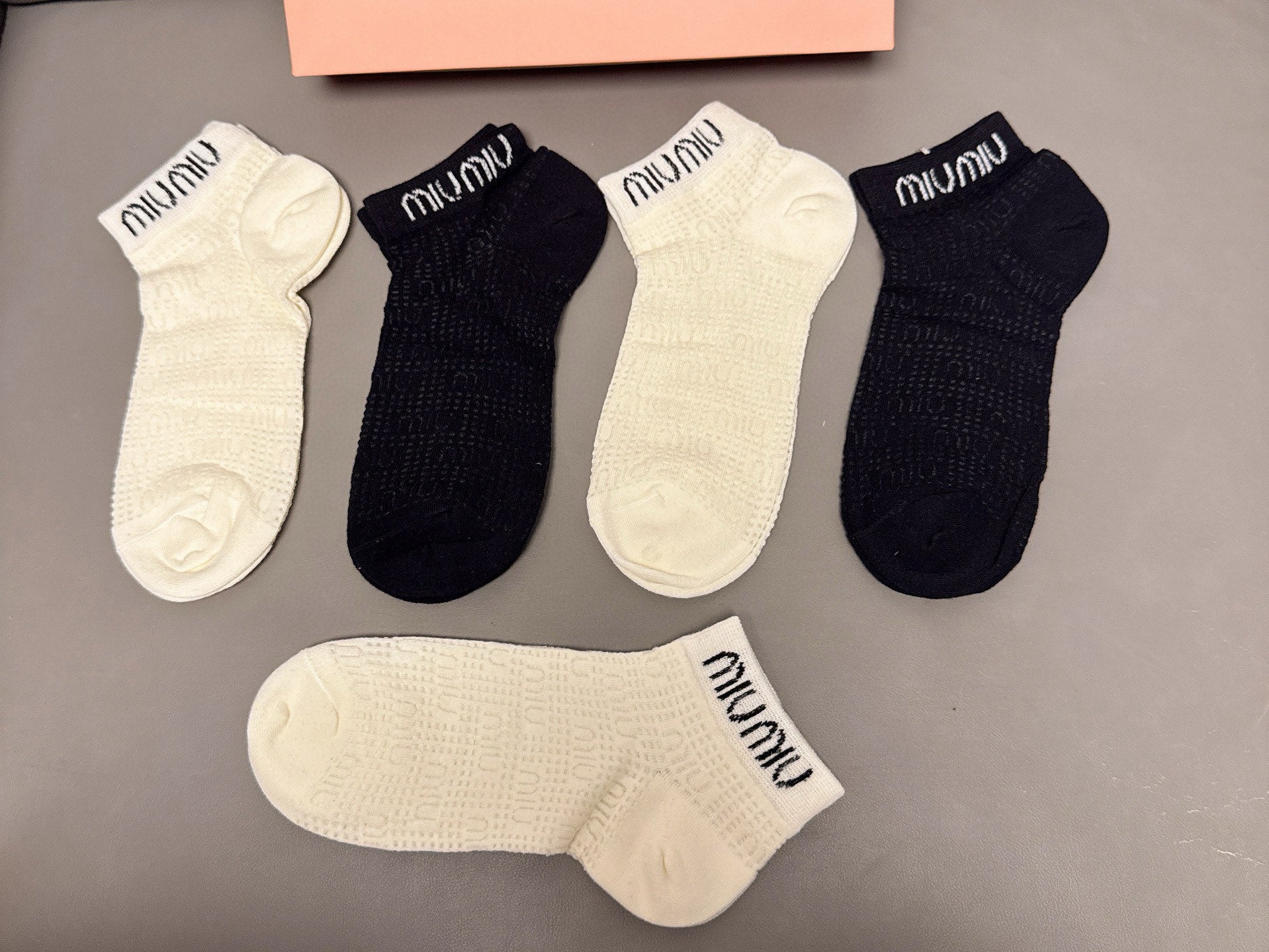 Classic Logo Socks 152376 (1 BOX)