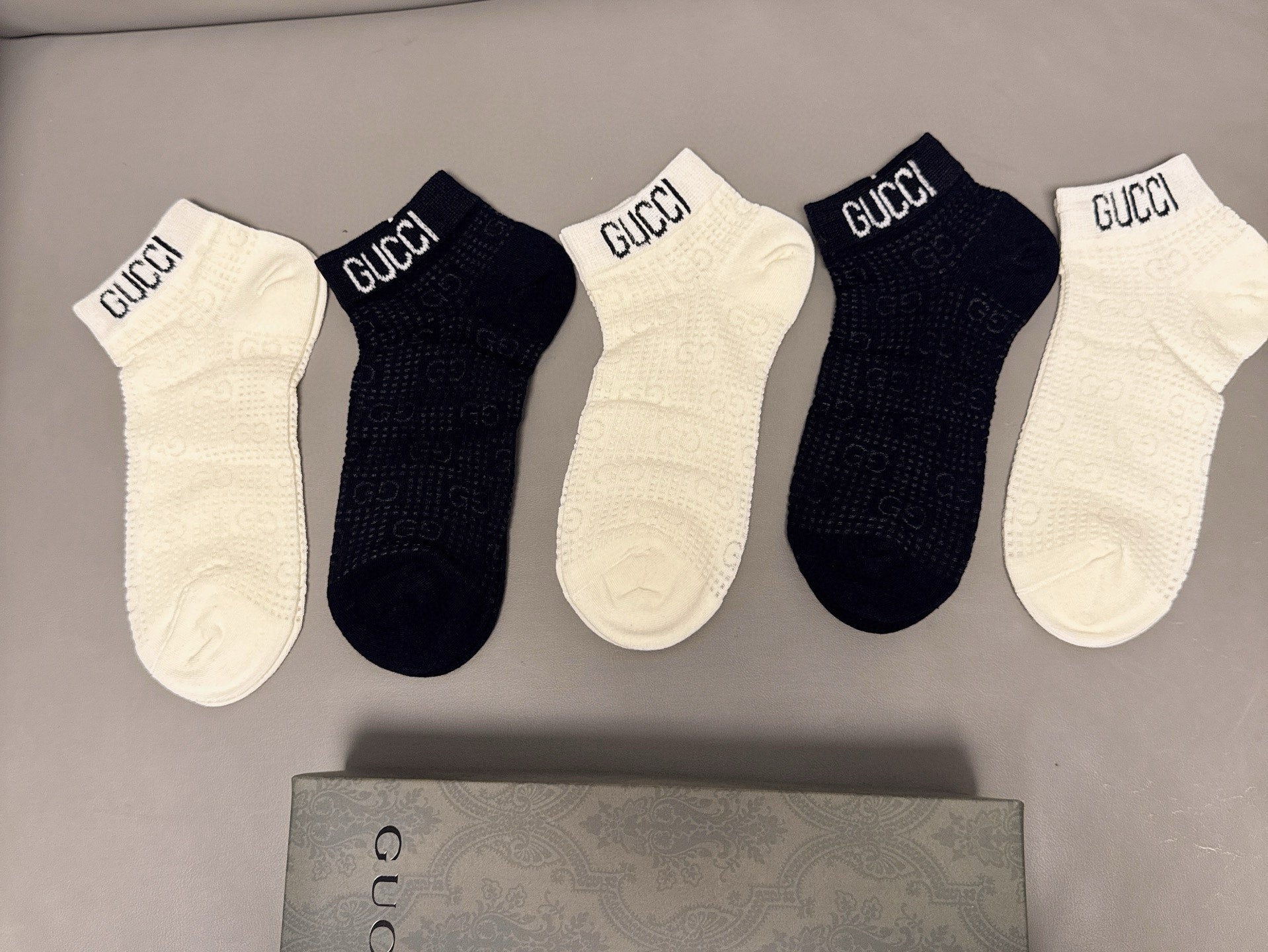 Classic Logo Socks 152376 (1 BOX)
